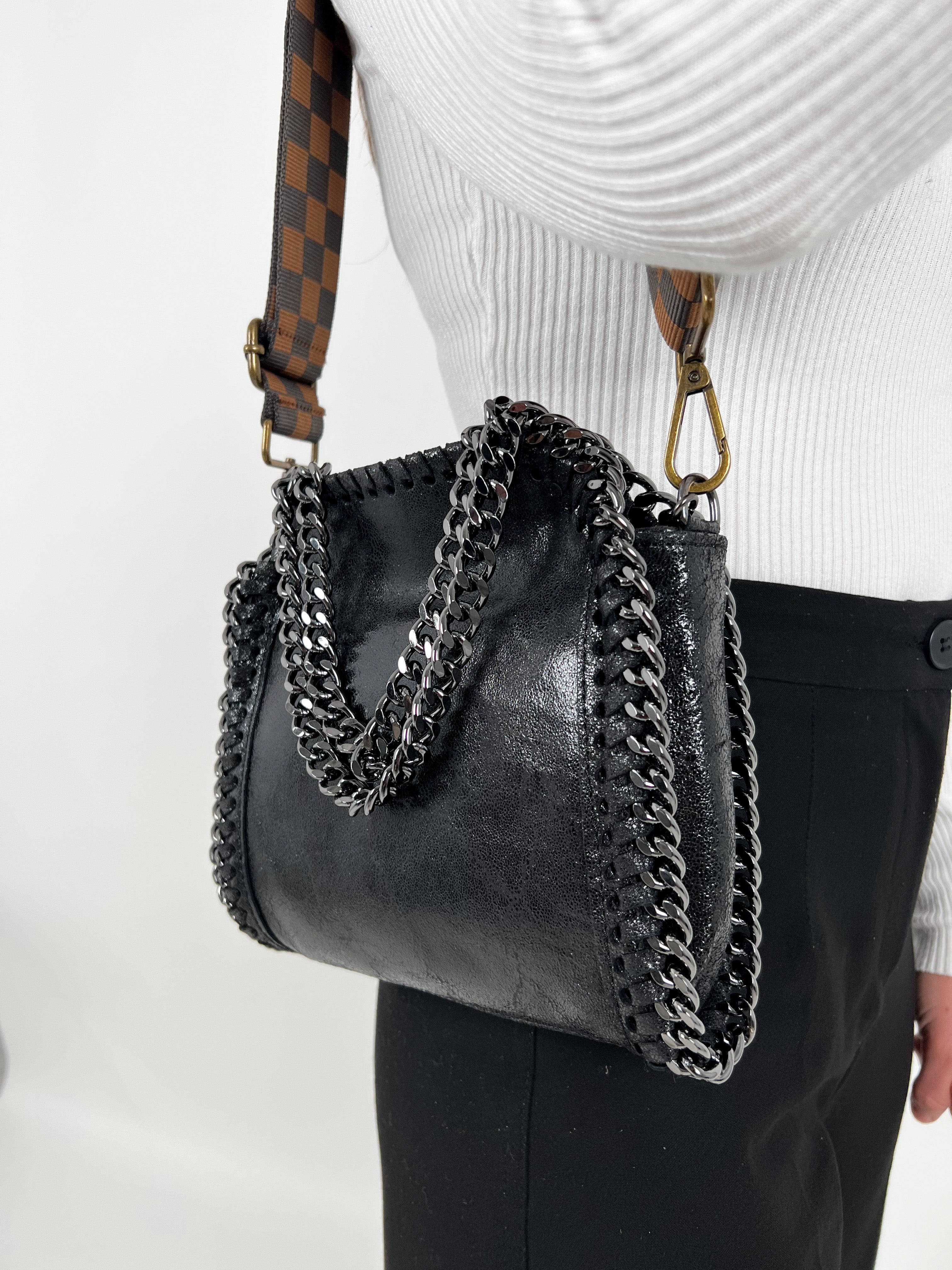 Bolso mini bag brillo negro
