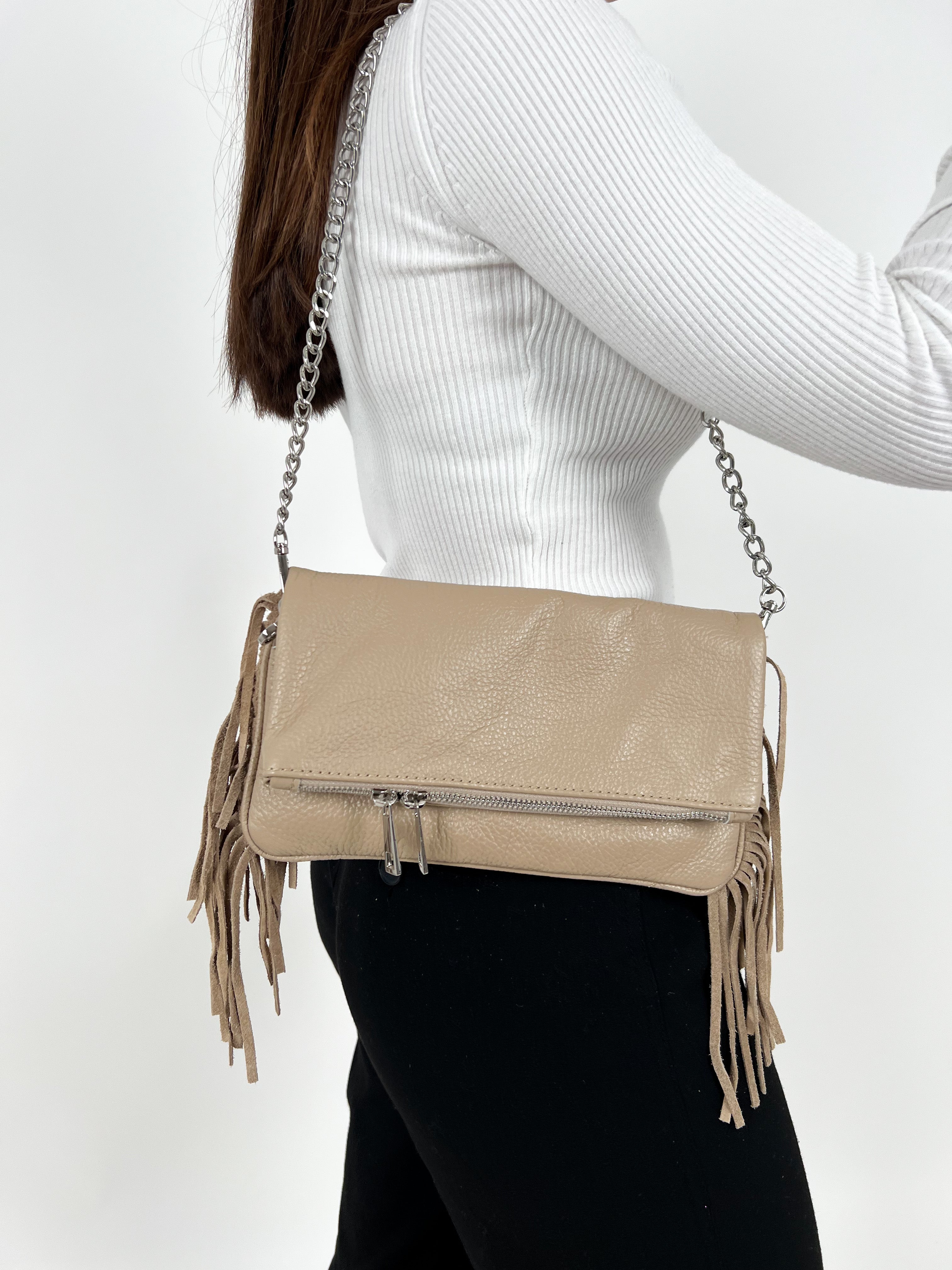 Bolso piel cadenas flecos cafe