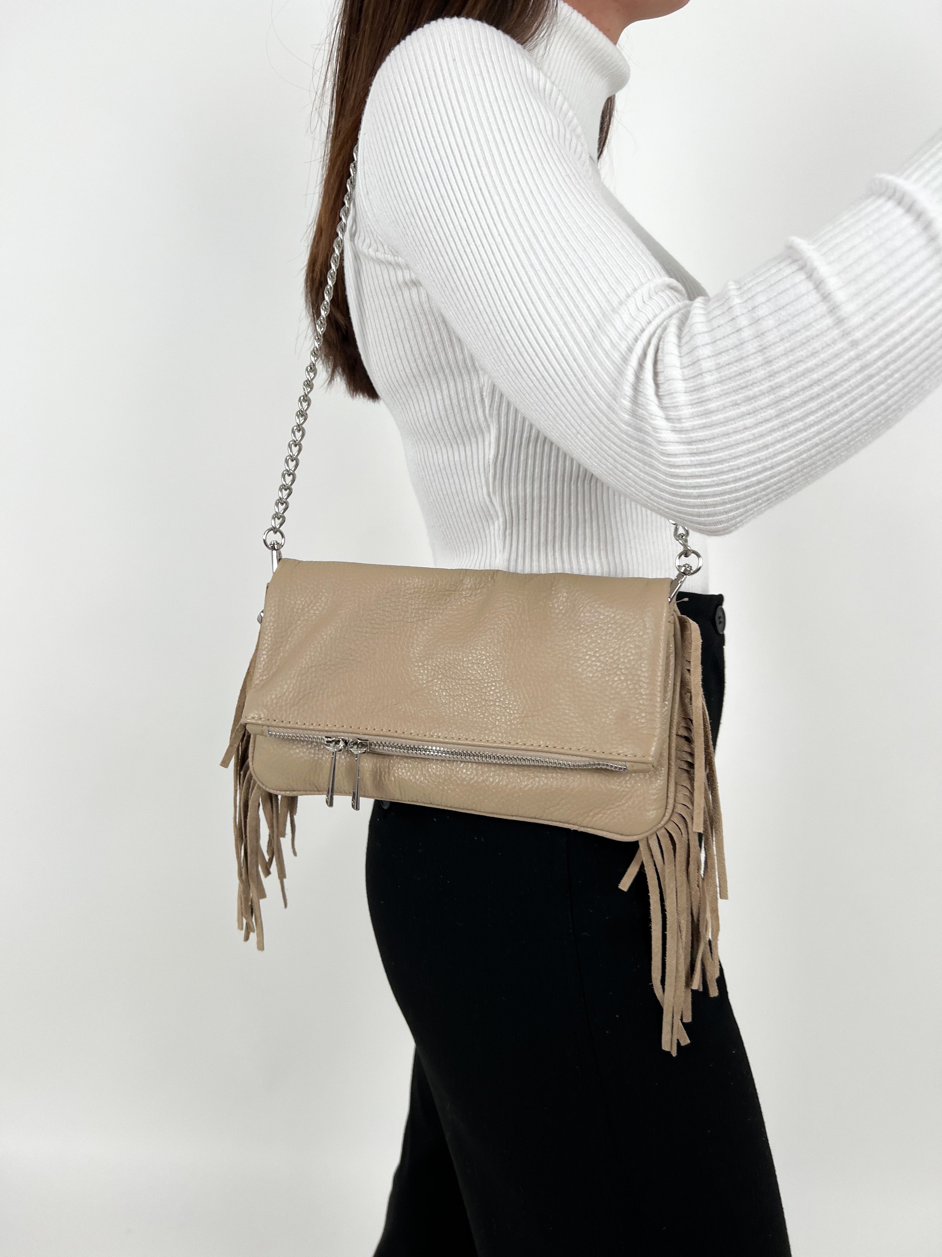 Bolso piel cadenas flecos cafe