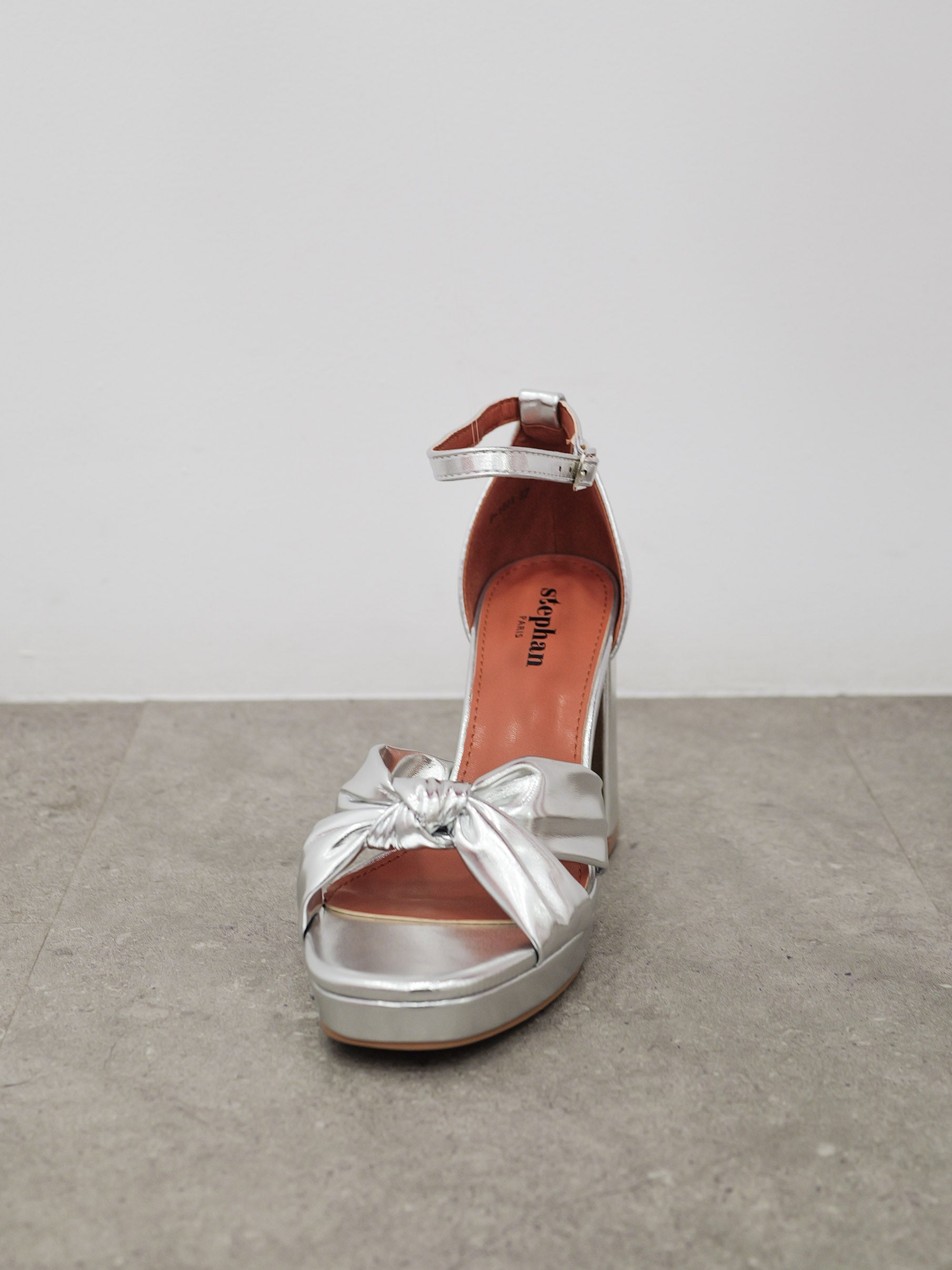 Silver knot platform shoes