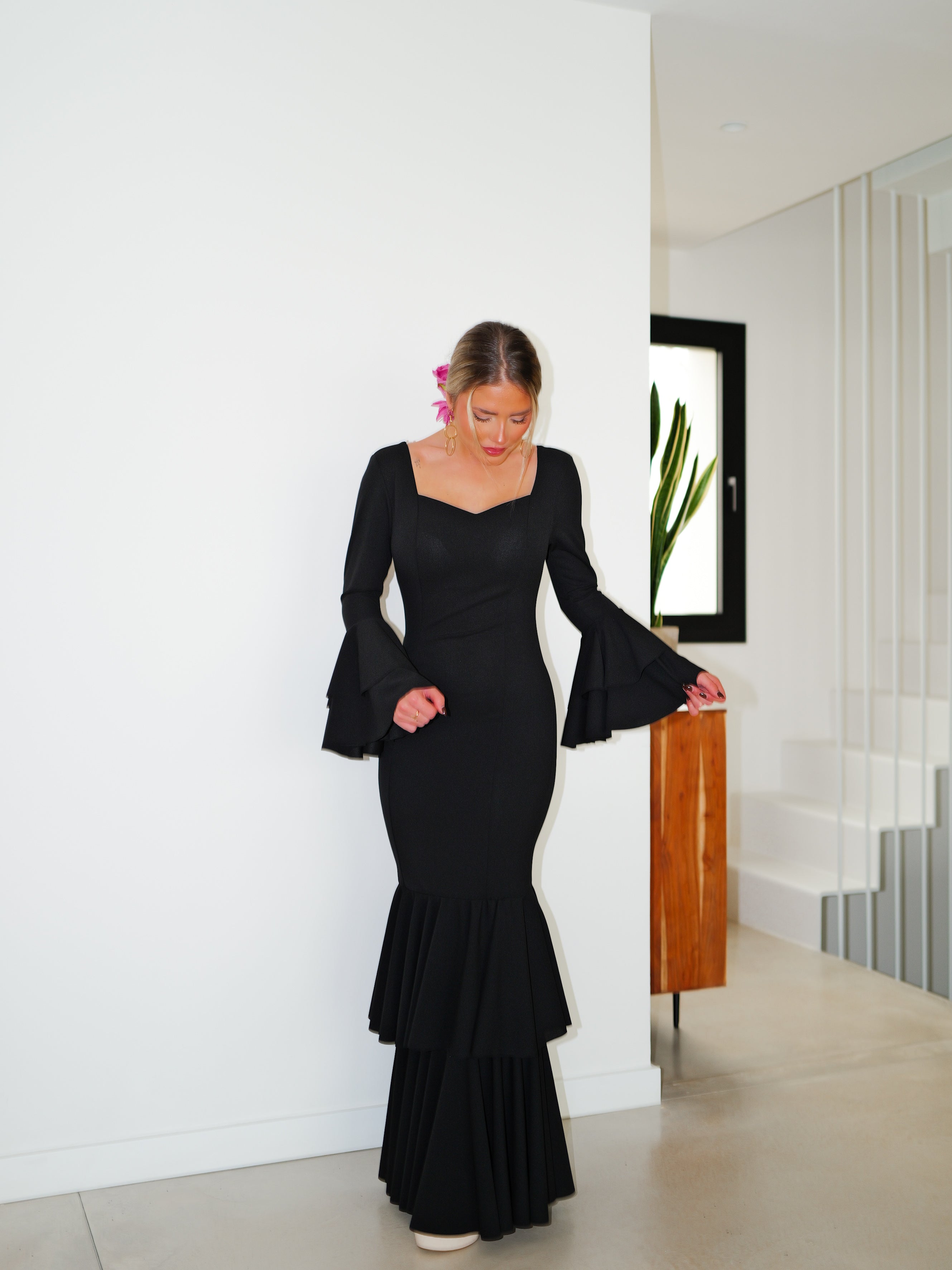 Flamenco dress with black ruffles V-neckline