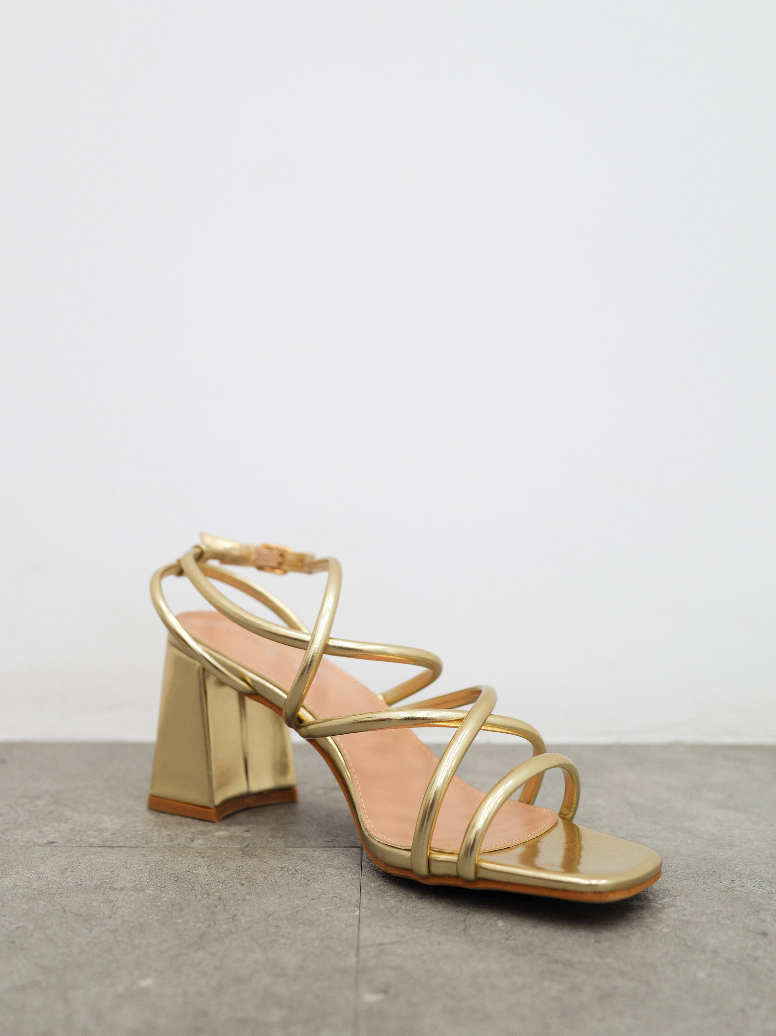 Gold interlaced low sandal