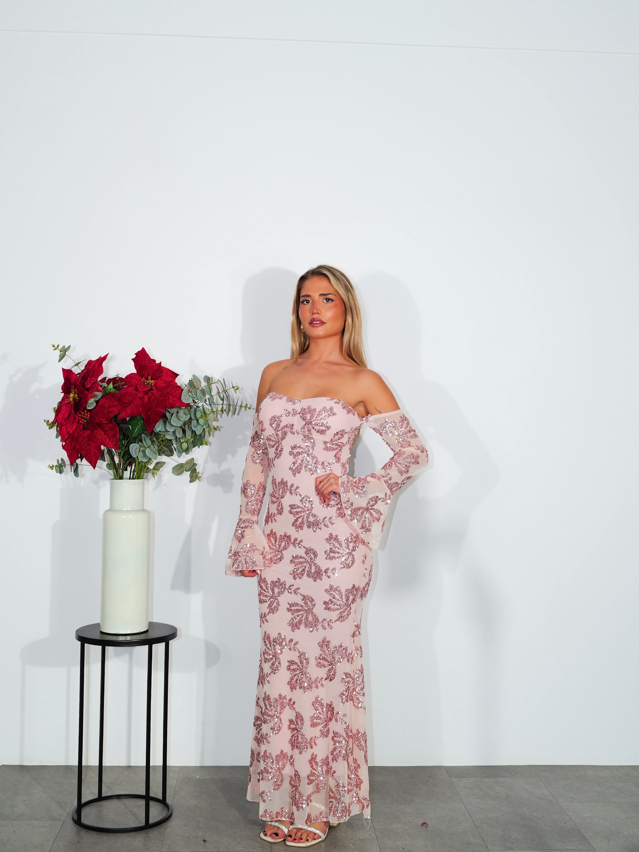 Heart sleeve dress with pink tulle details