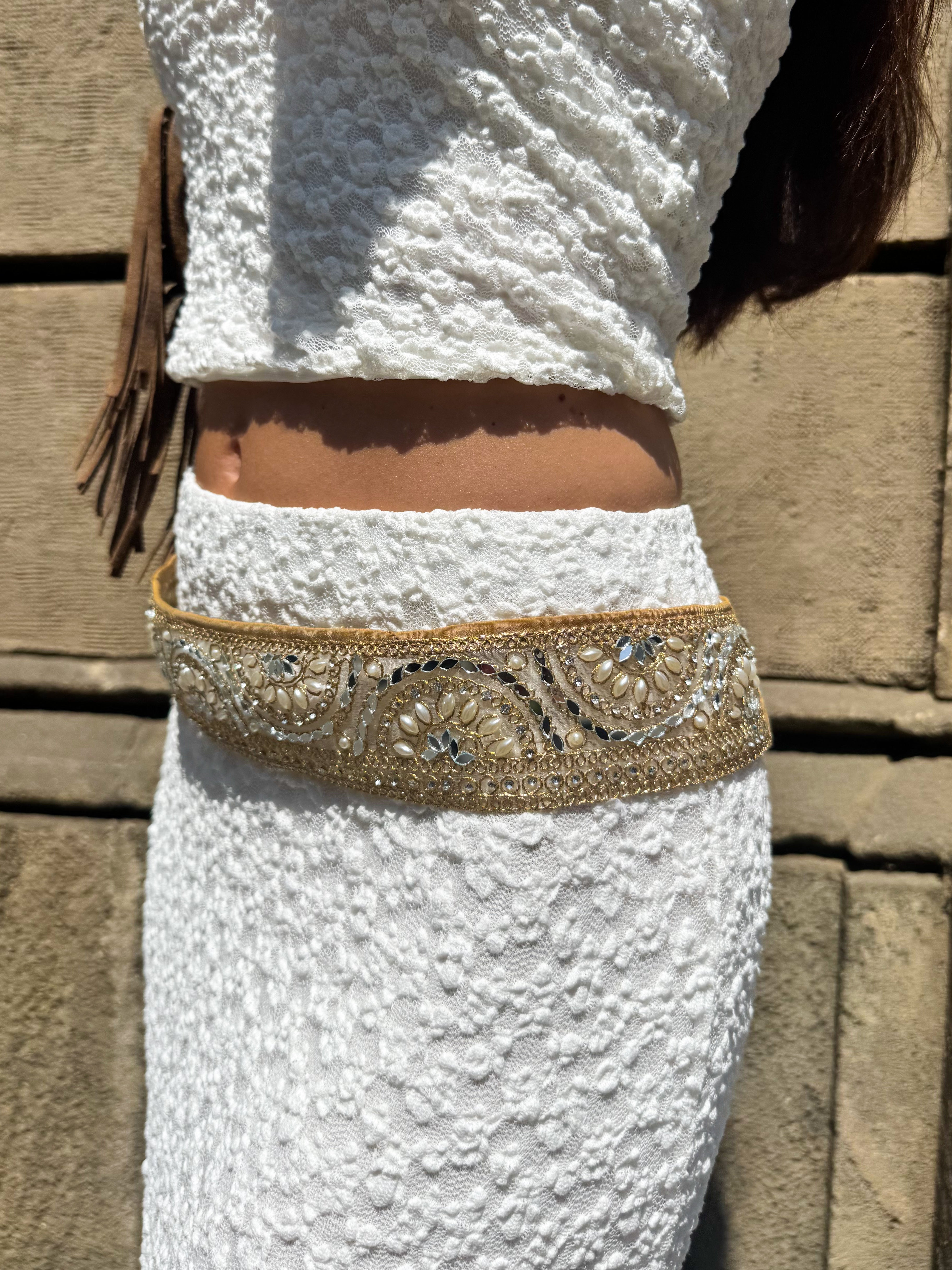 Thick gold mirror belt