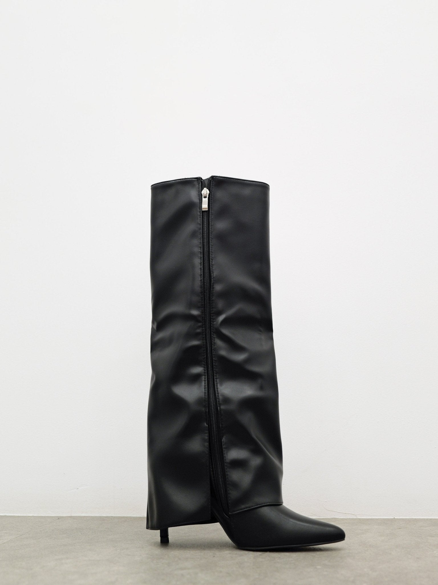 Black flat heeled boot - SORELLAS