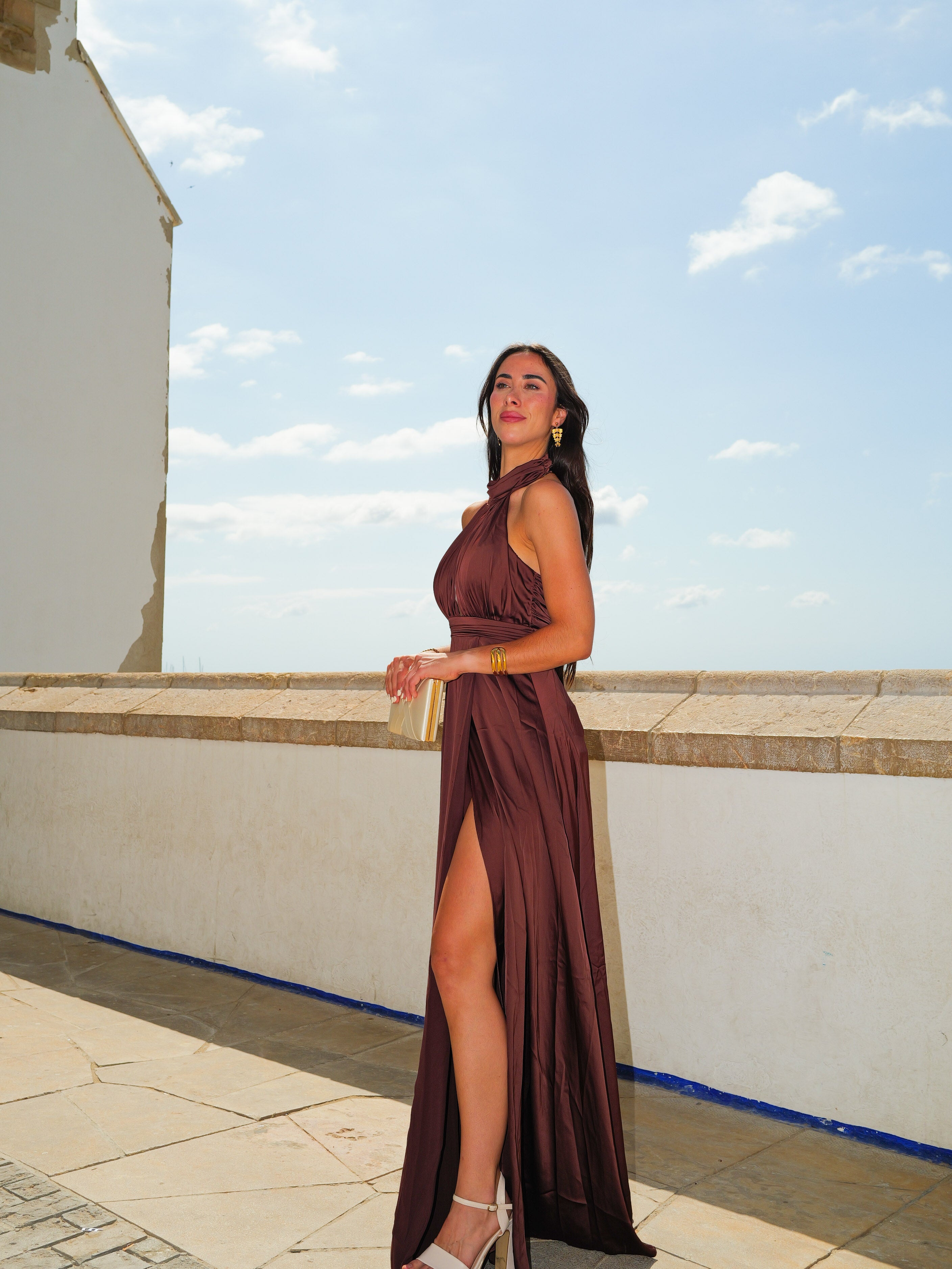Halter neckline dress with chocolate neckline opening