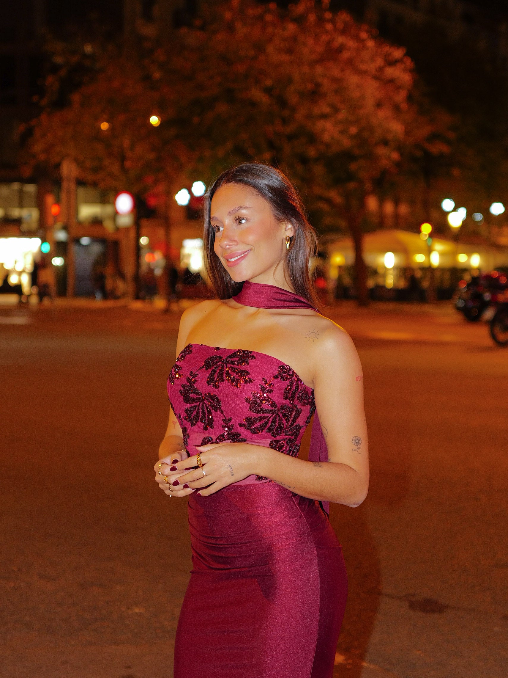 Long dress burgundy word choker details