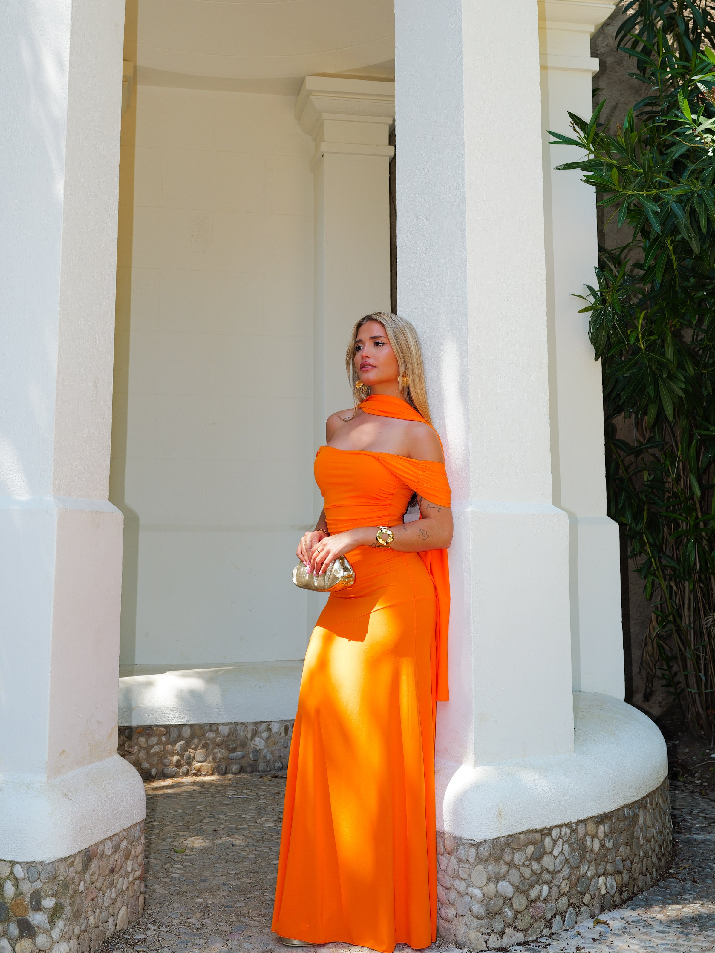 Choker dress orange sleeves