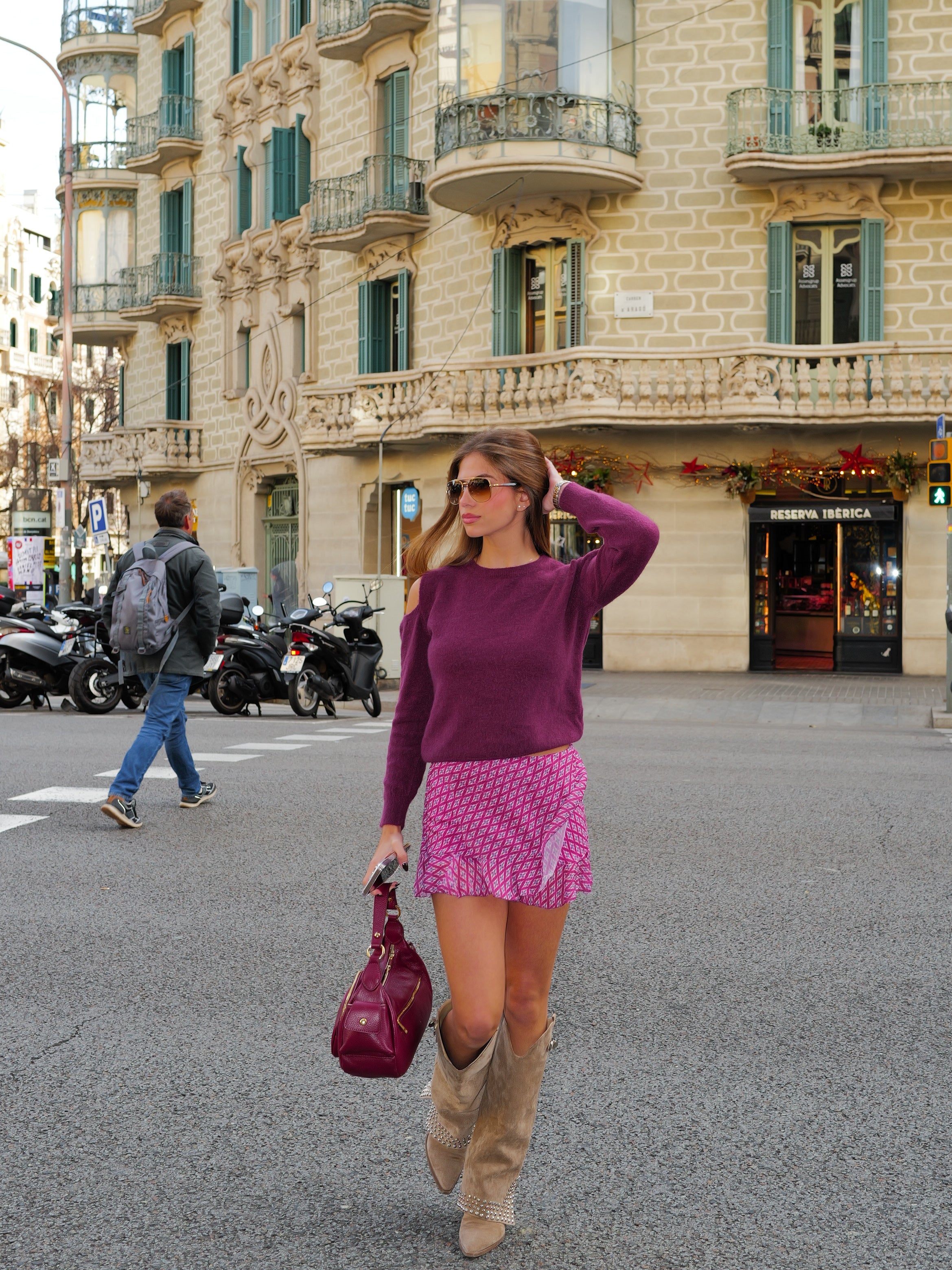 Sweater round neck shoulders eggplant