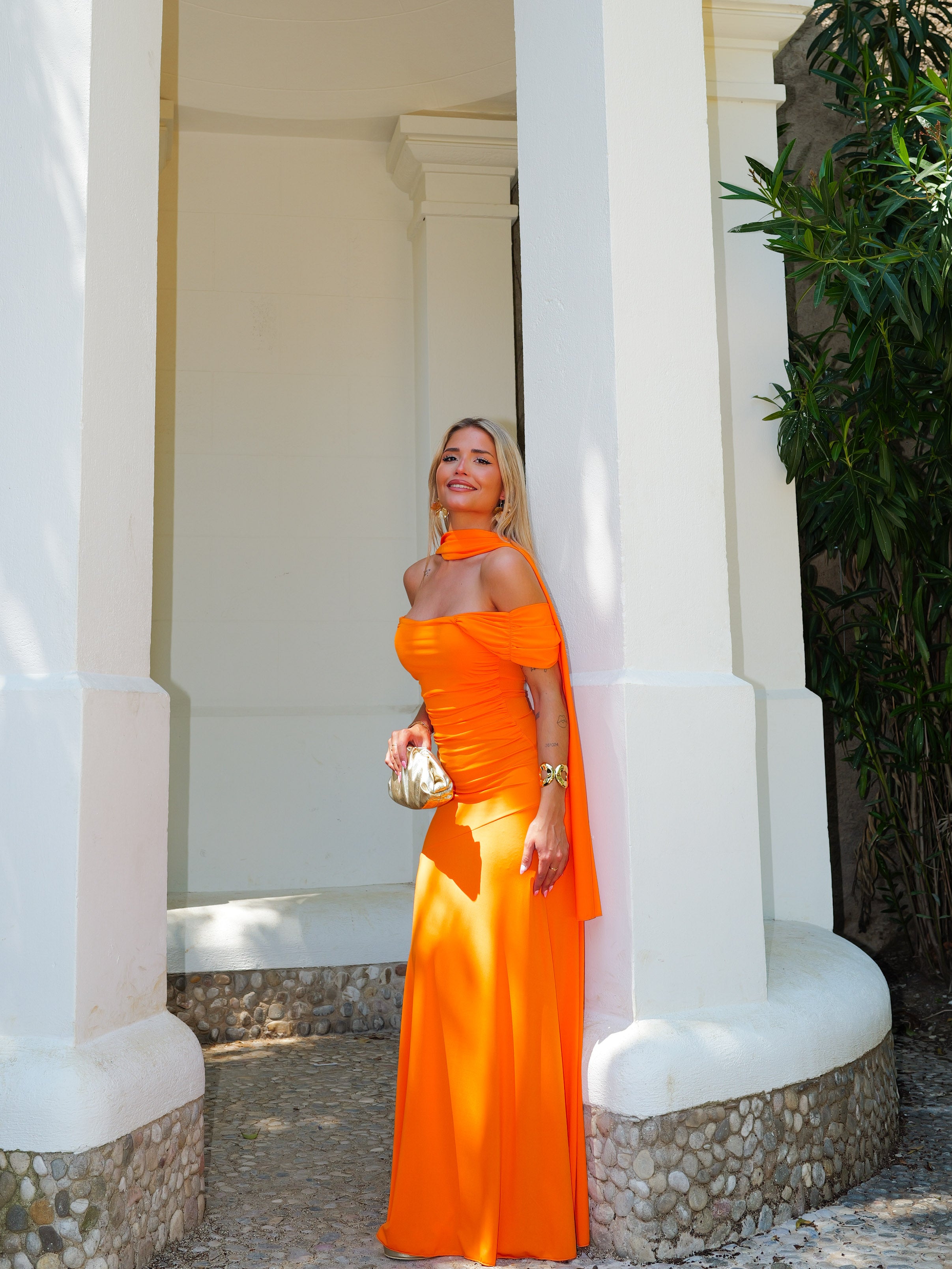 Choker dress orange sleeves