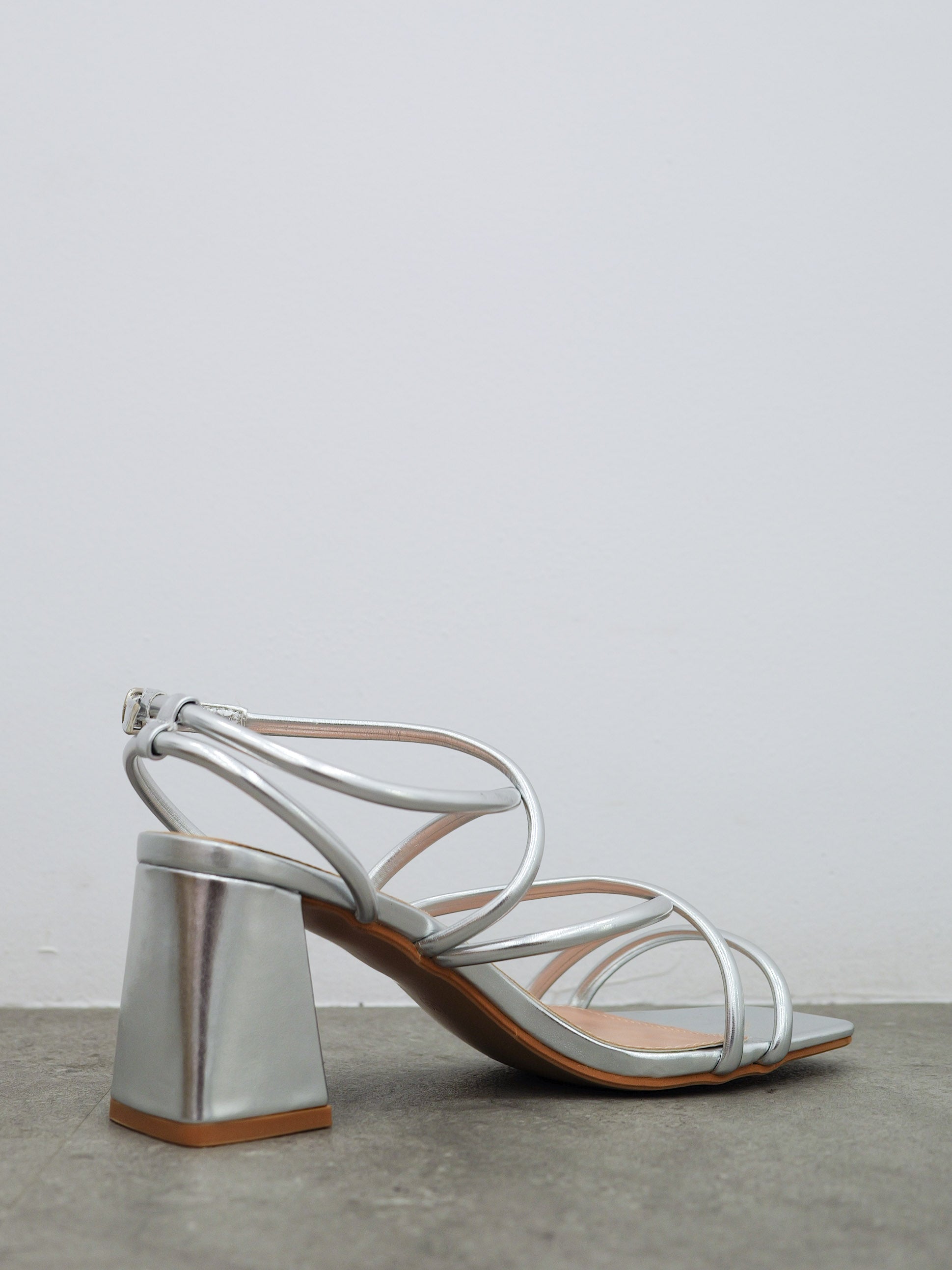 Low silver interlaced sandal