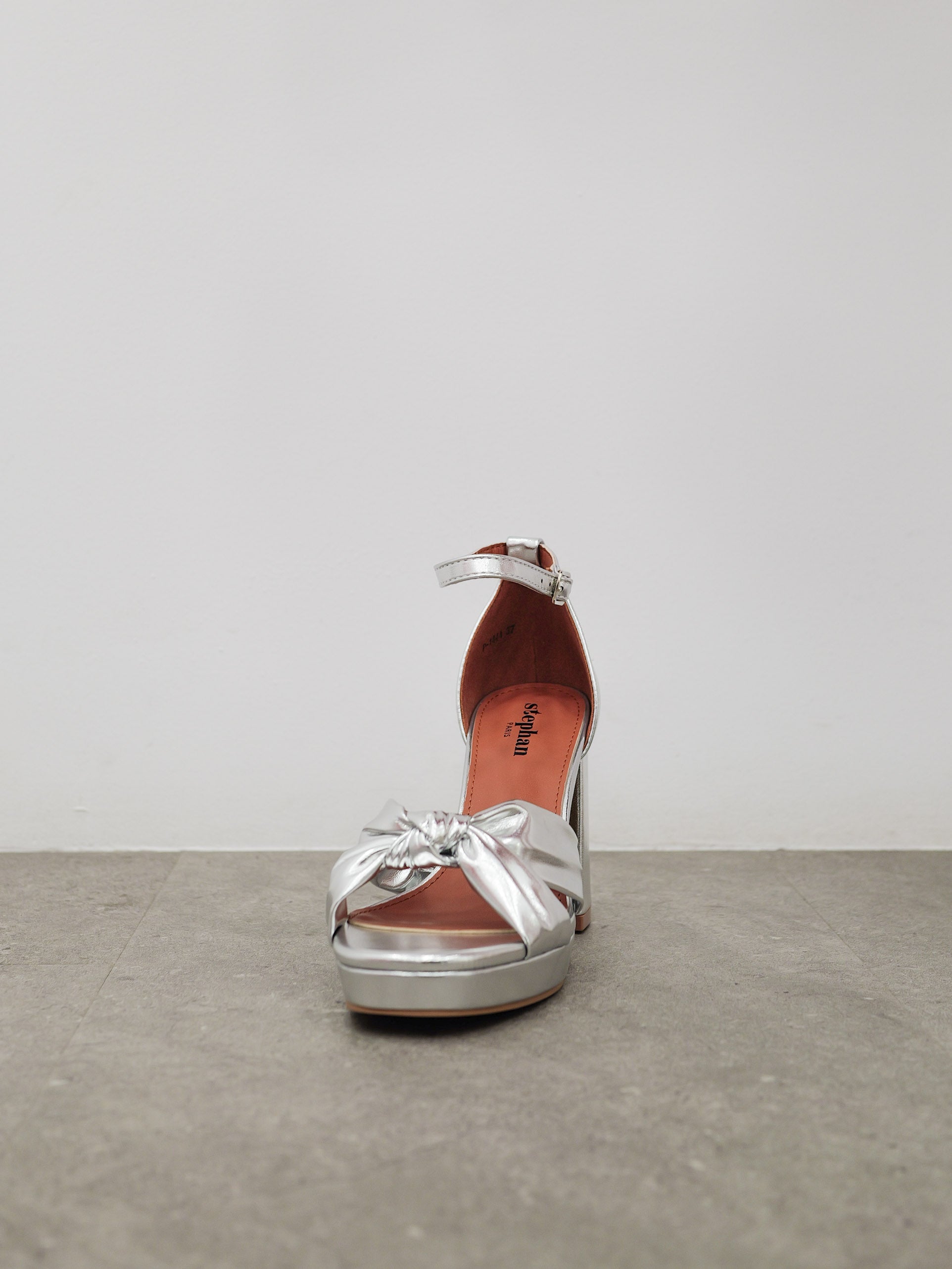 Silver knot platform shoes