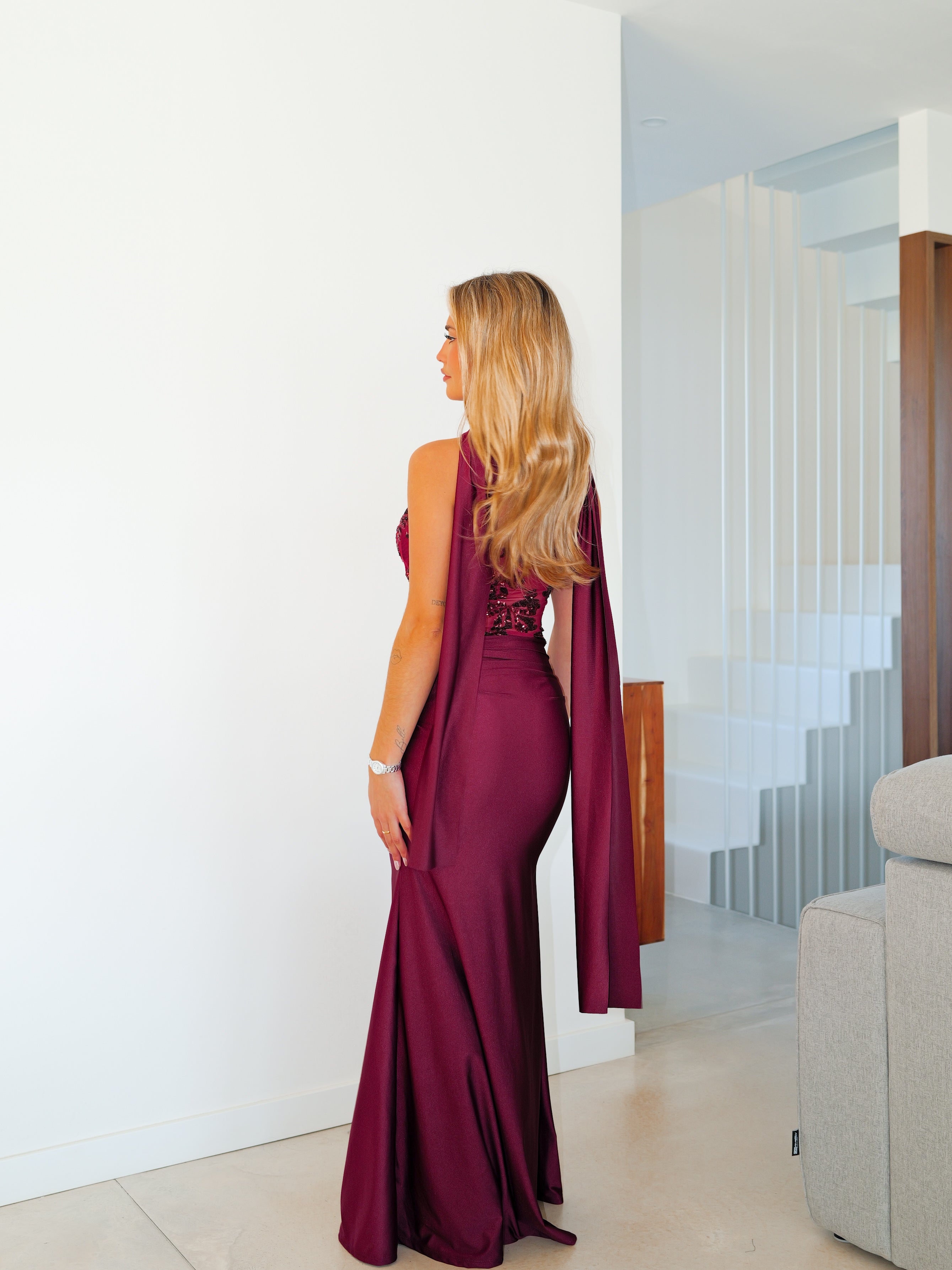 Long dress burgundy word choker details