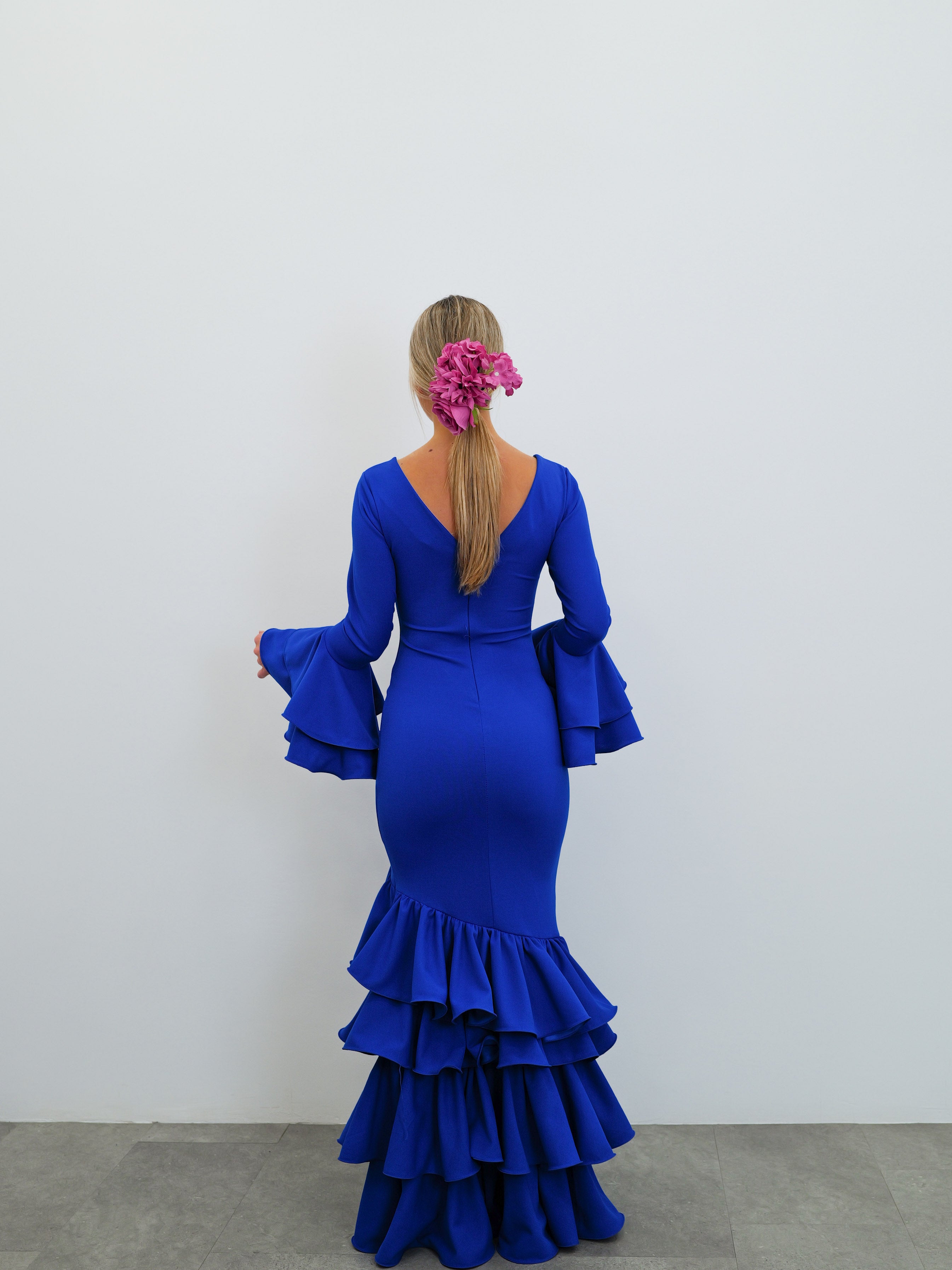 Asymmetrical flamenco dress with klein flounces