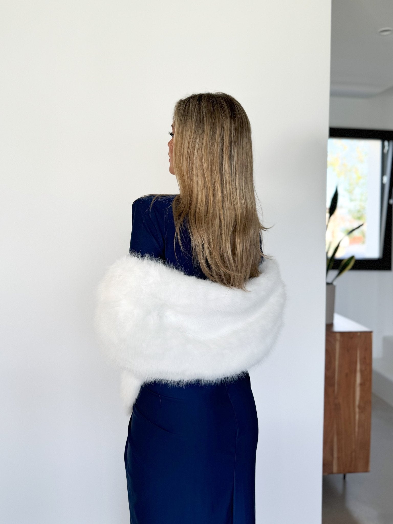 White hair event stole - Sorellas The Brand Barcelona S.L.