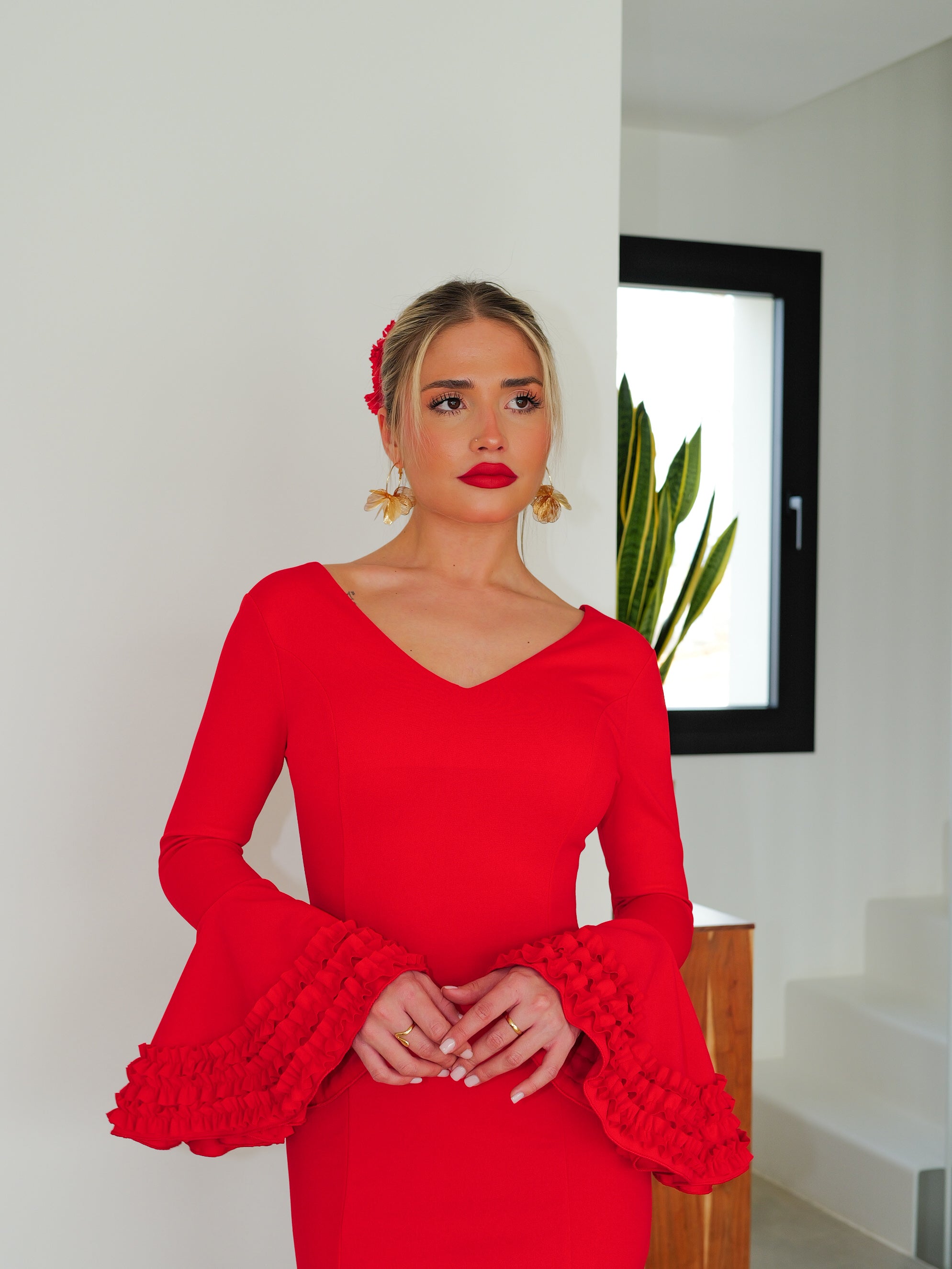 Golden flower hoop earrings