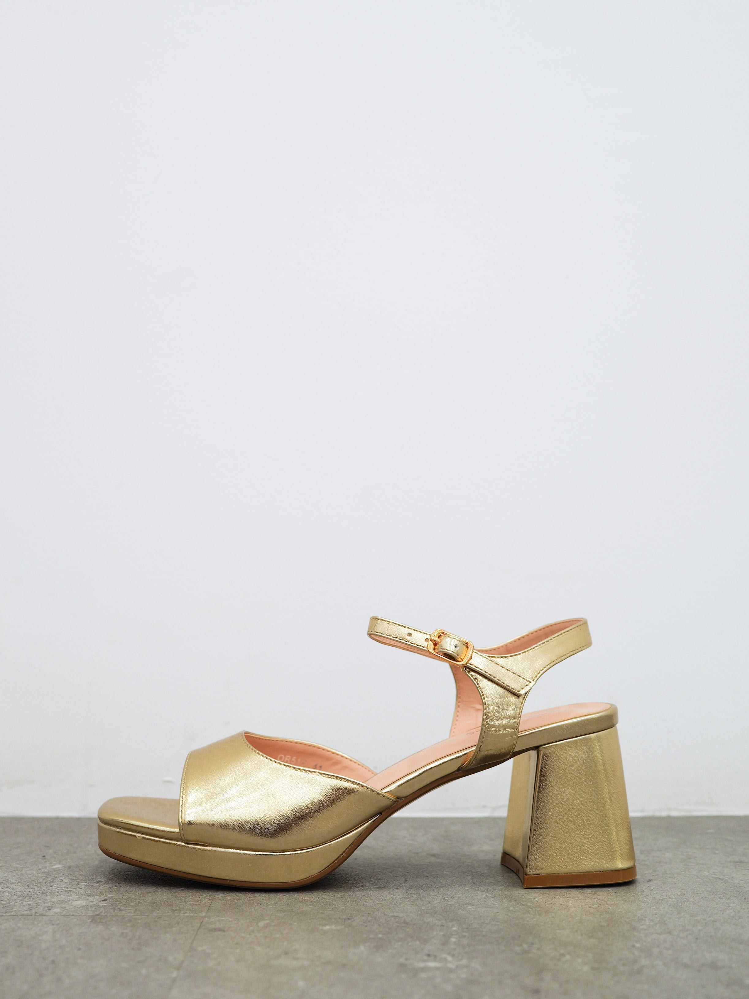 Gold moon low sandal