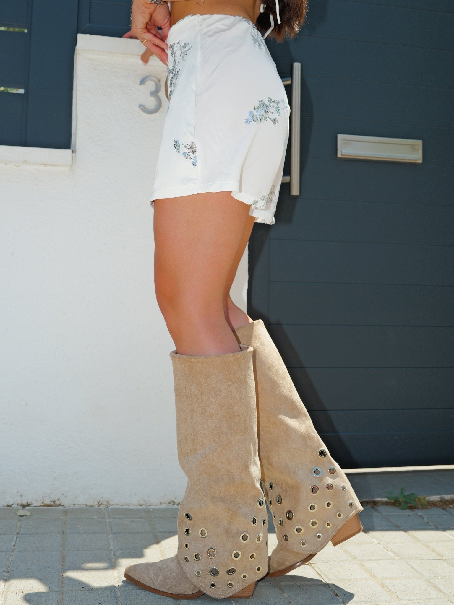 Khaki boot with flap detail and washers - SORELLAS