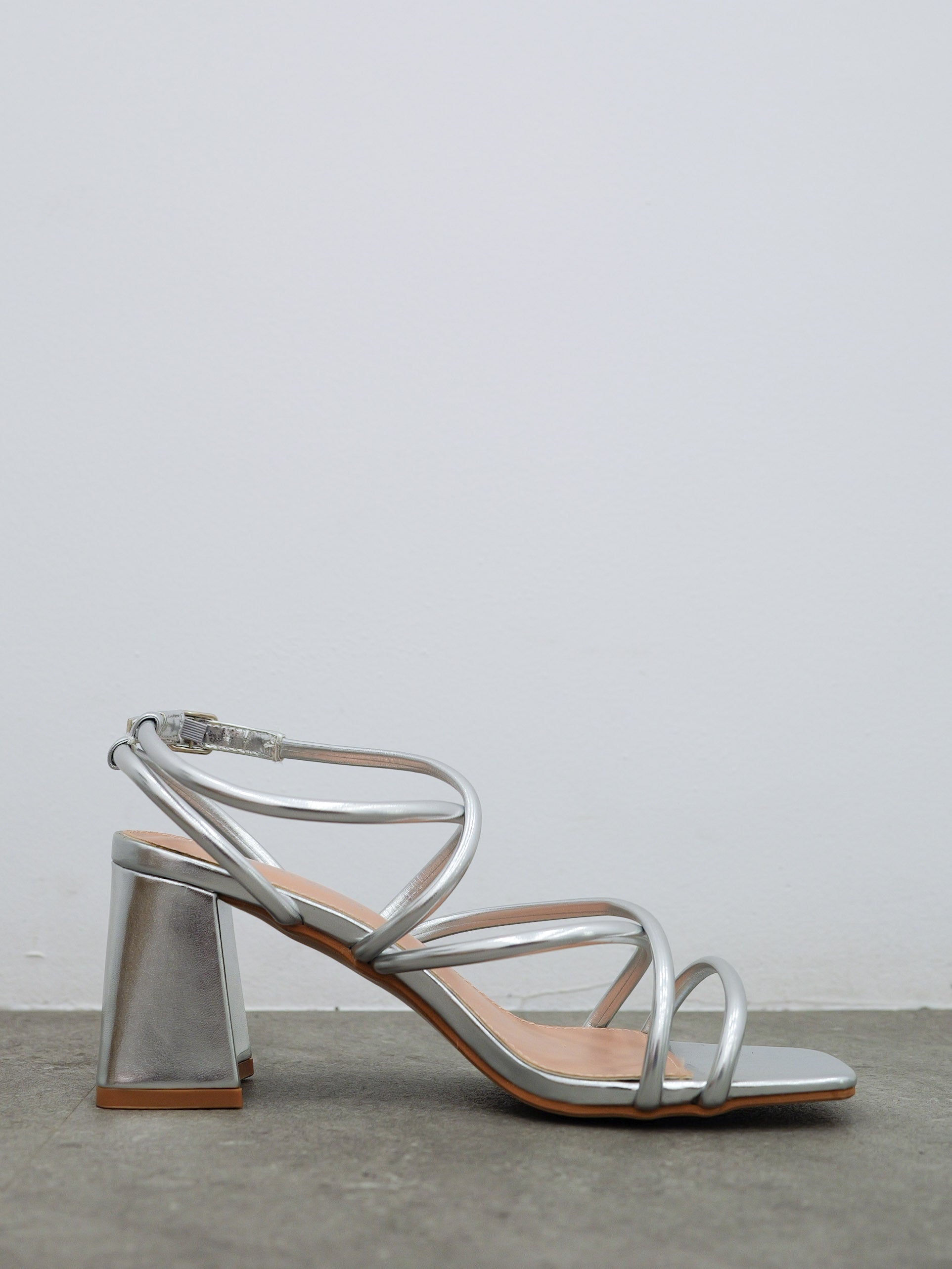 Low silver interlaced sandal