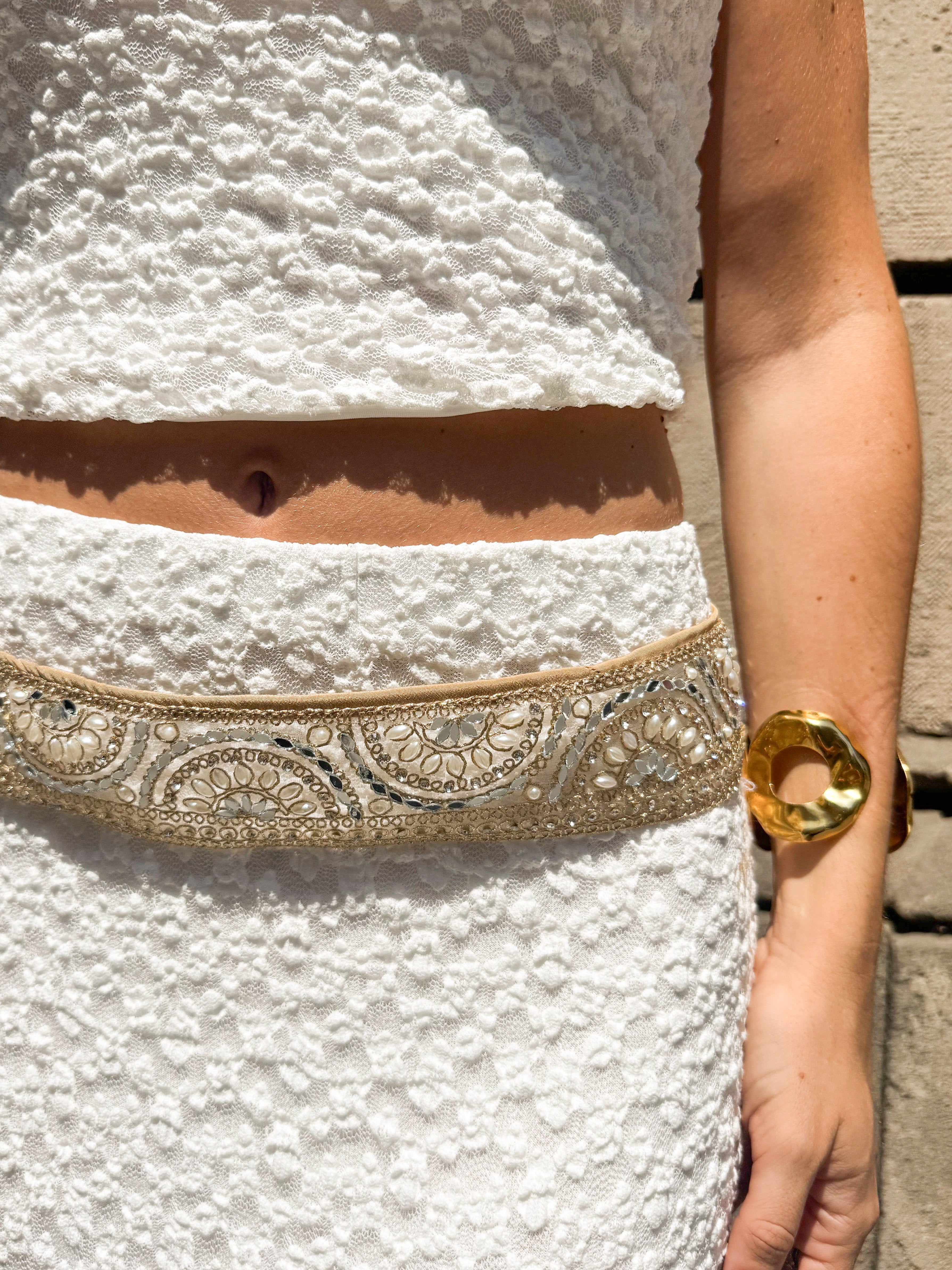 Thick gold mirror belt