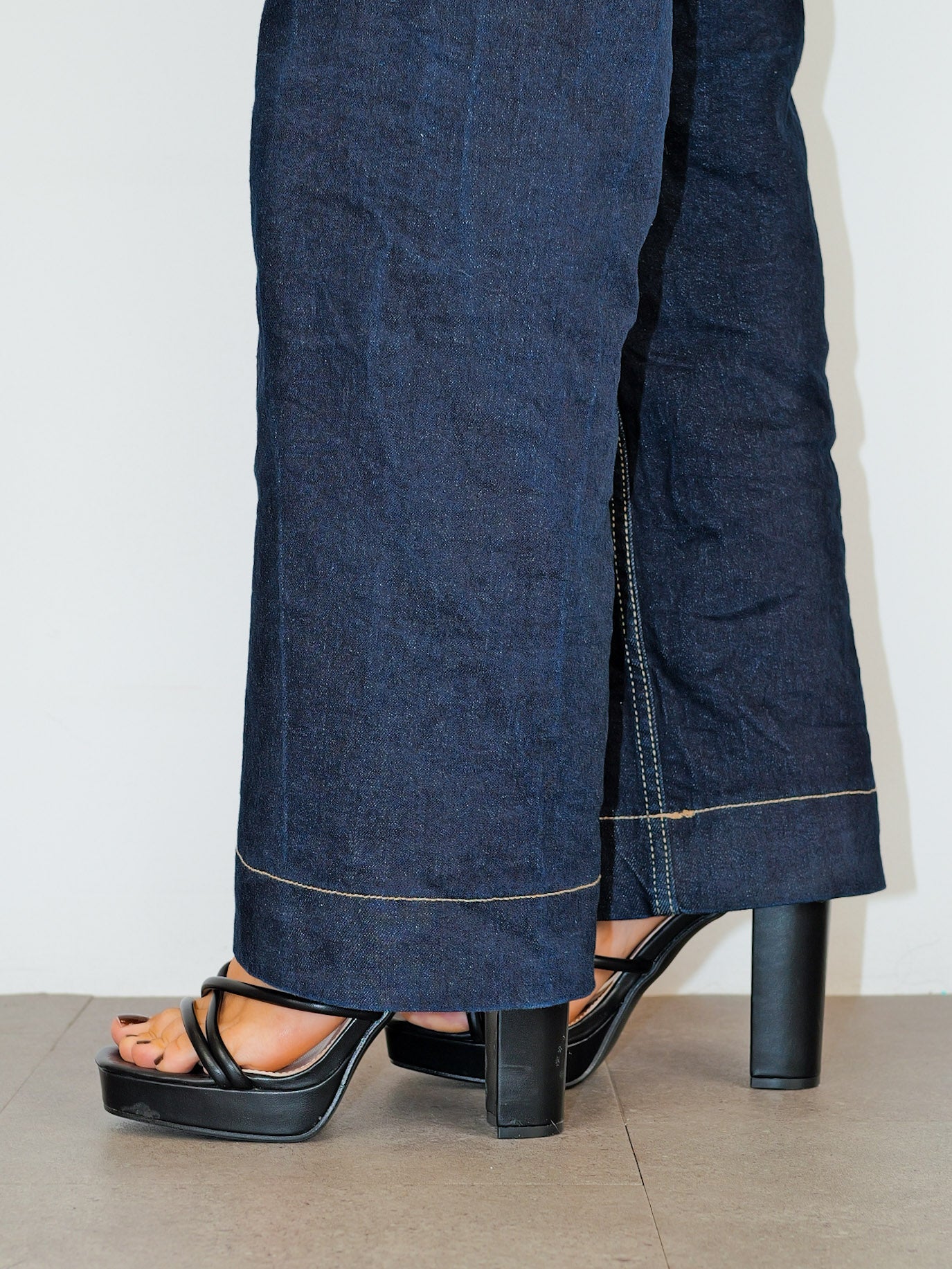 Black round lace-up platform sandal - Sorellas The Brand Barcelona S.L.