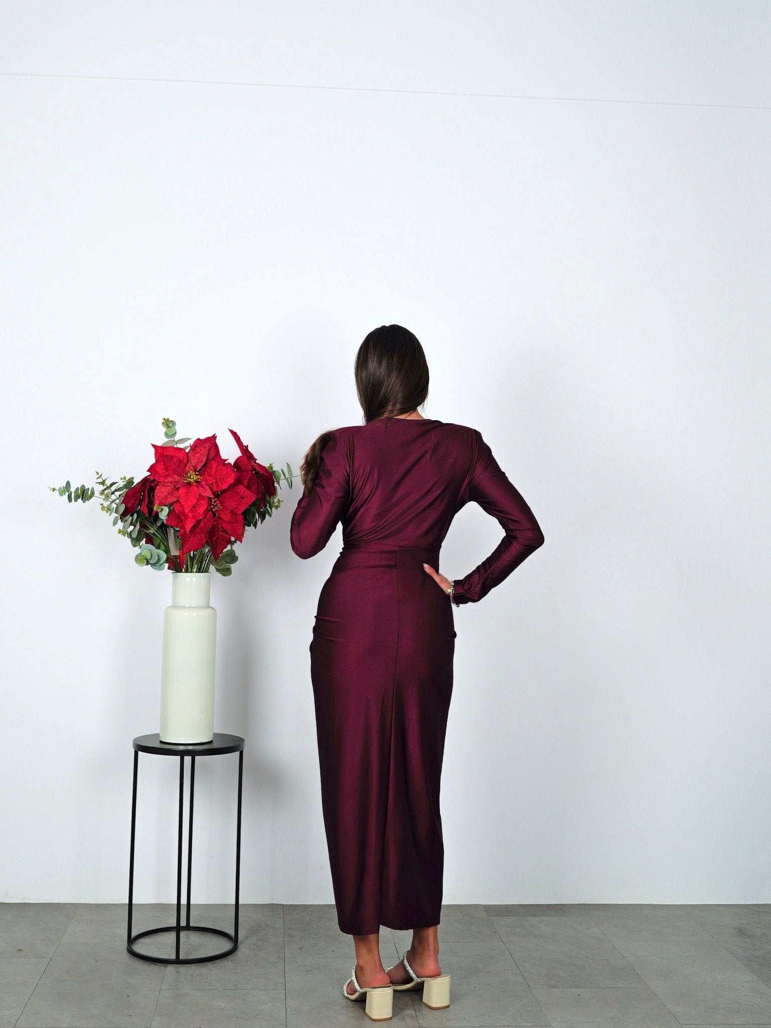 Burgundy dress with knotted sleeves - Sorellas The Brand Barcelona S.L