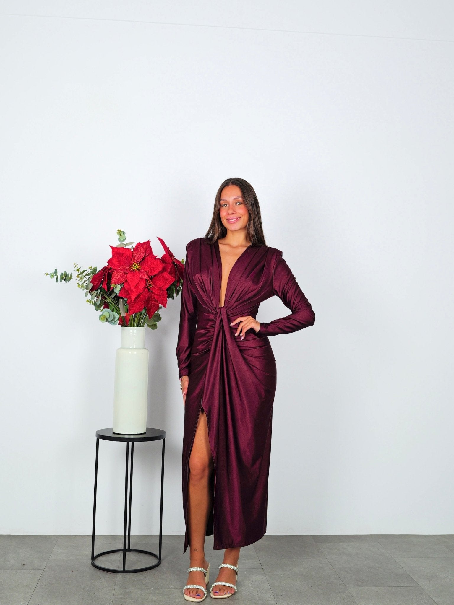 Burgundy dress with knotted sleeves - Sorellas The Brand Barcelona S.L