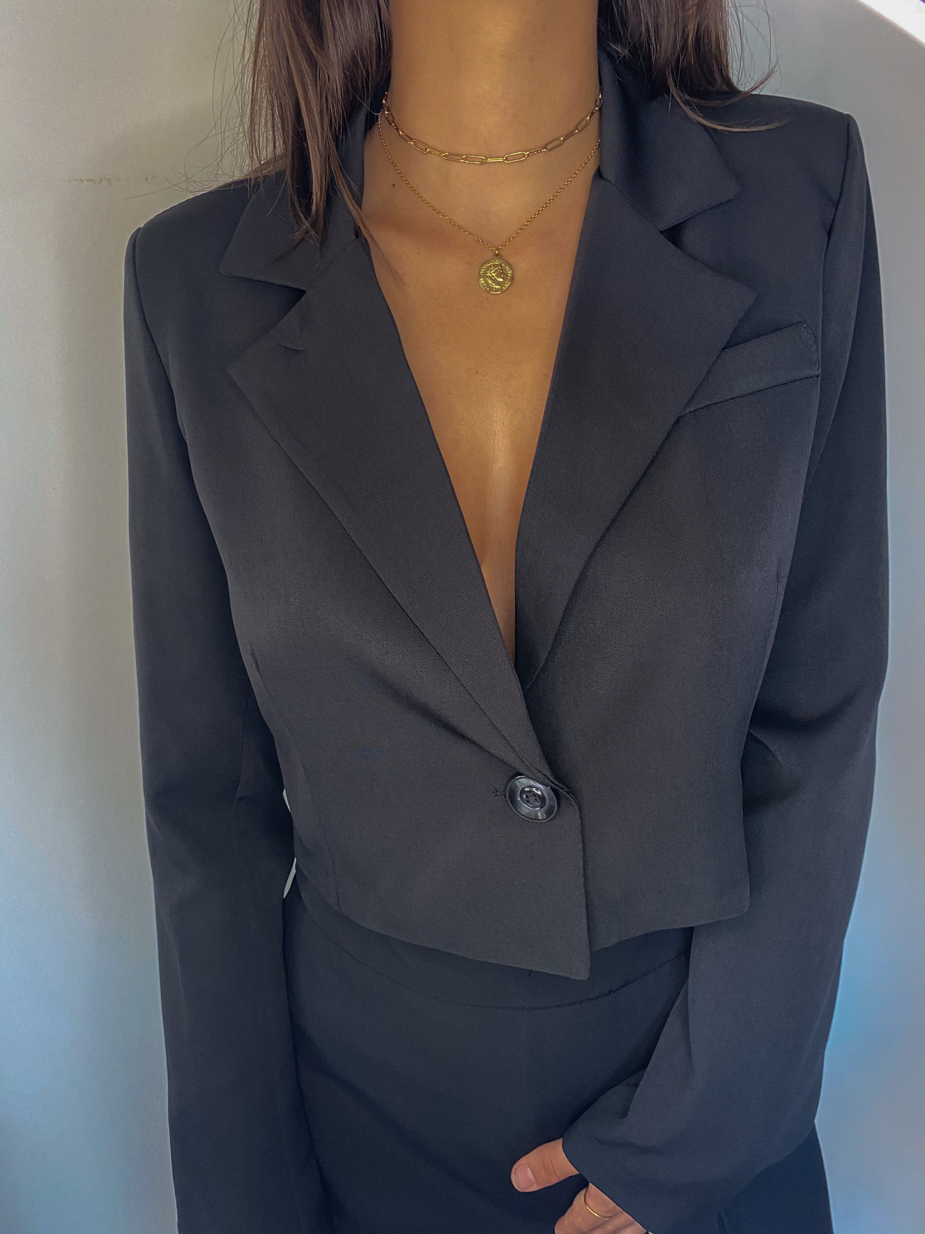 LE COSTUME EST AUSSI UN VÊTEMENT FÉMININ ET TENDANCE !