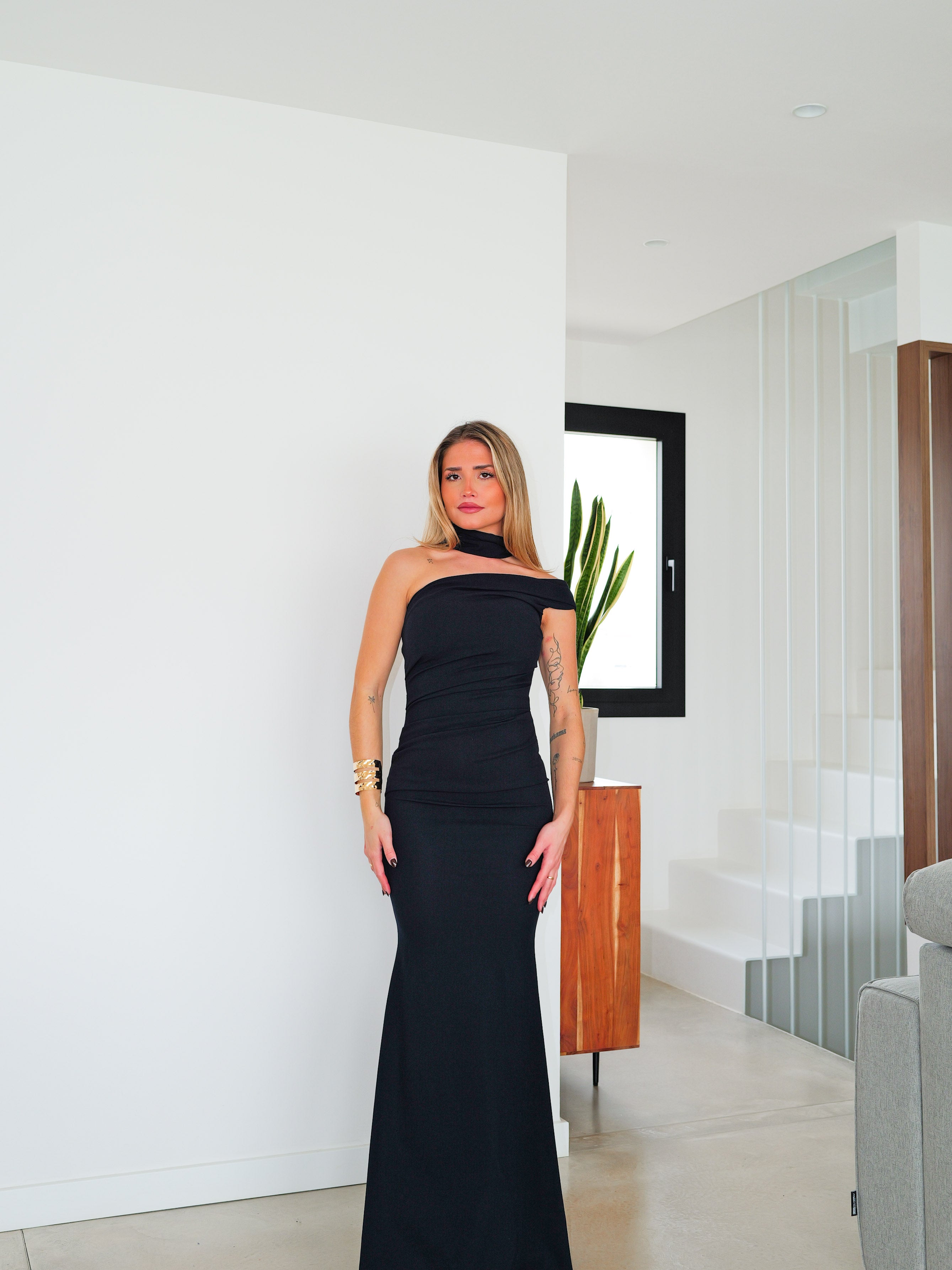 Robe ras du cou asymétrique froncée marine