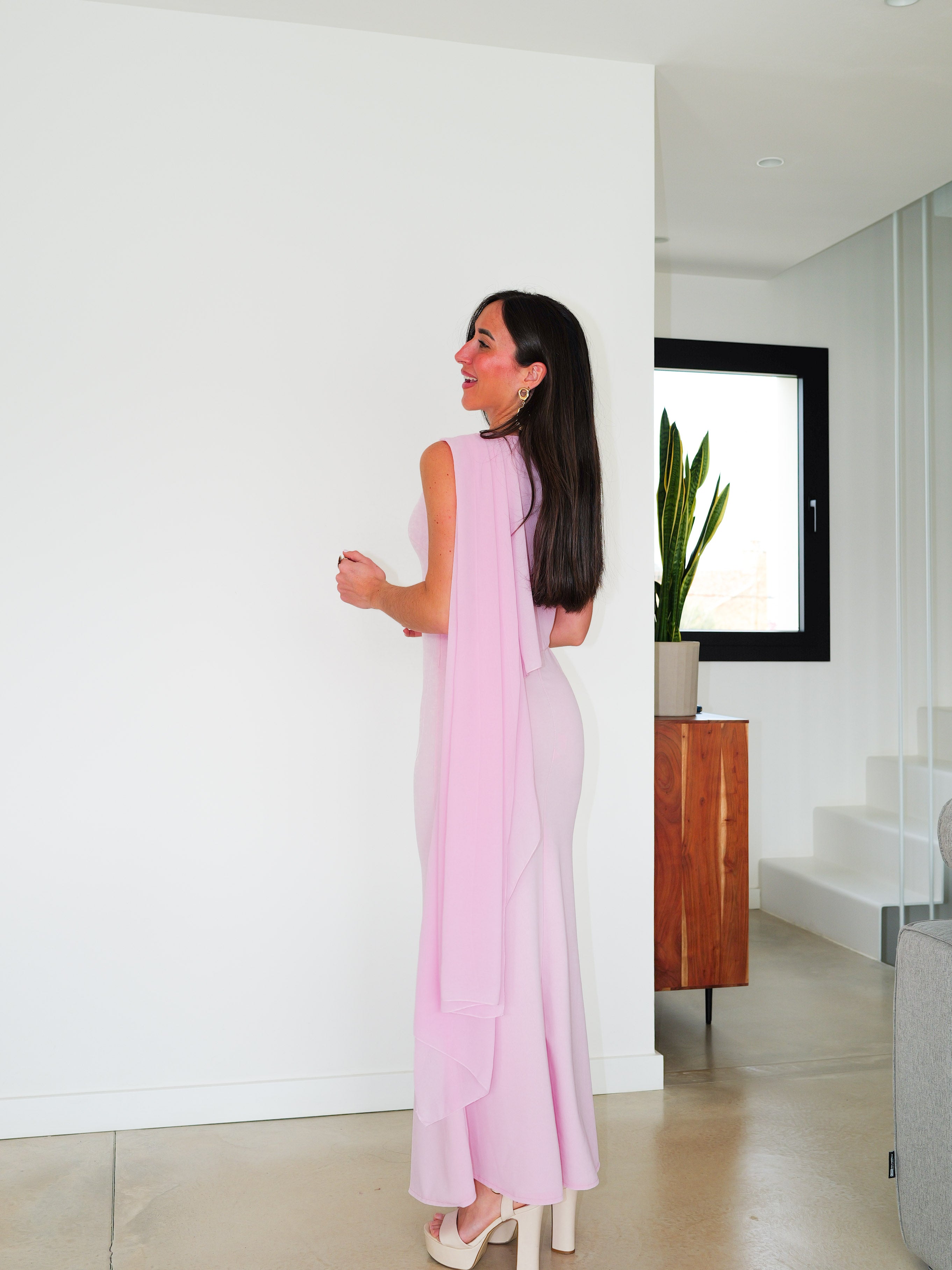 Robe à capuchon rose