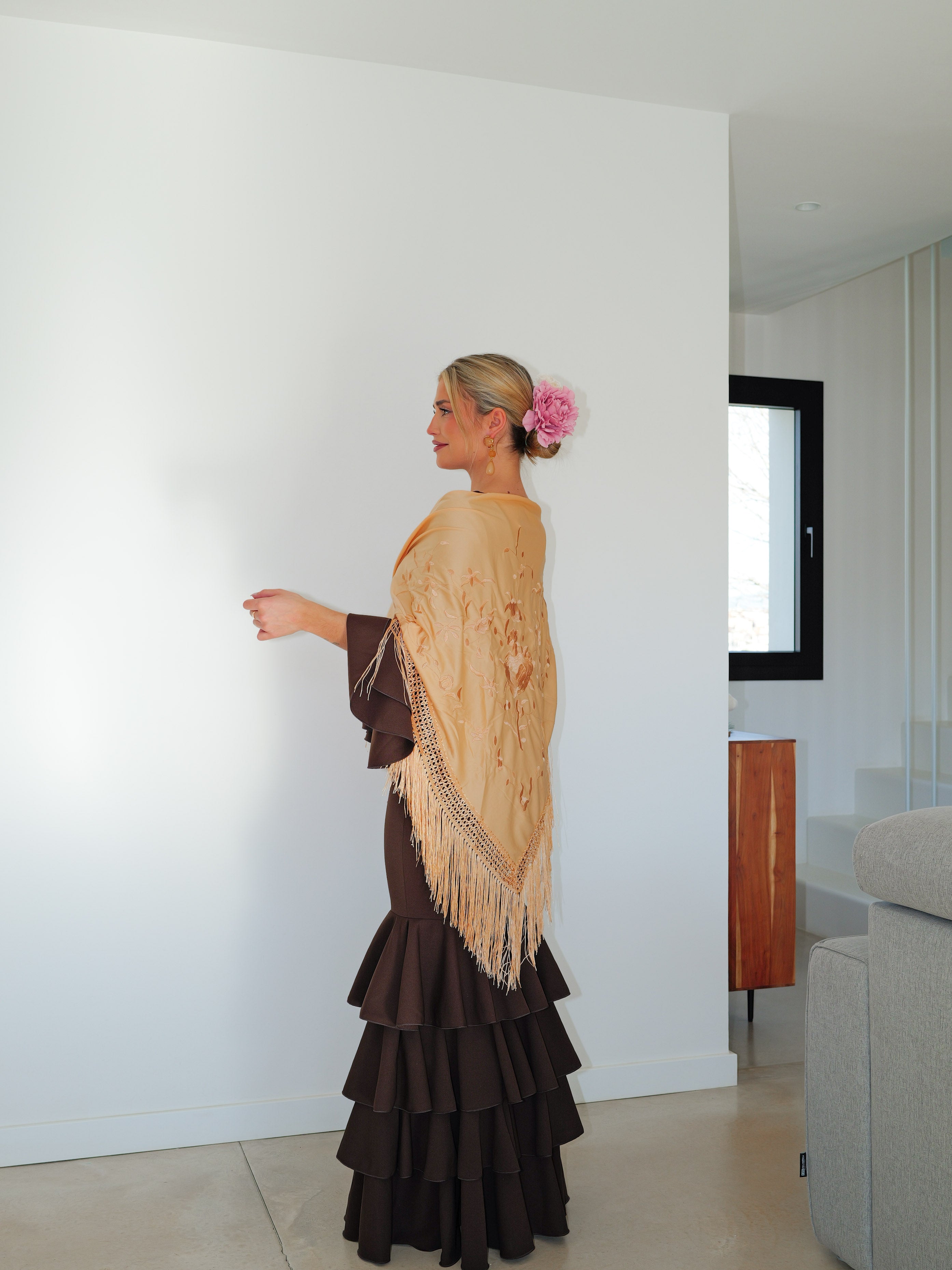 Châle flamenco brodé de fleurs bronze