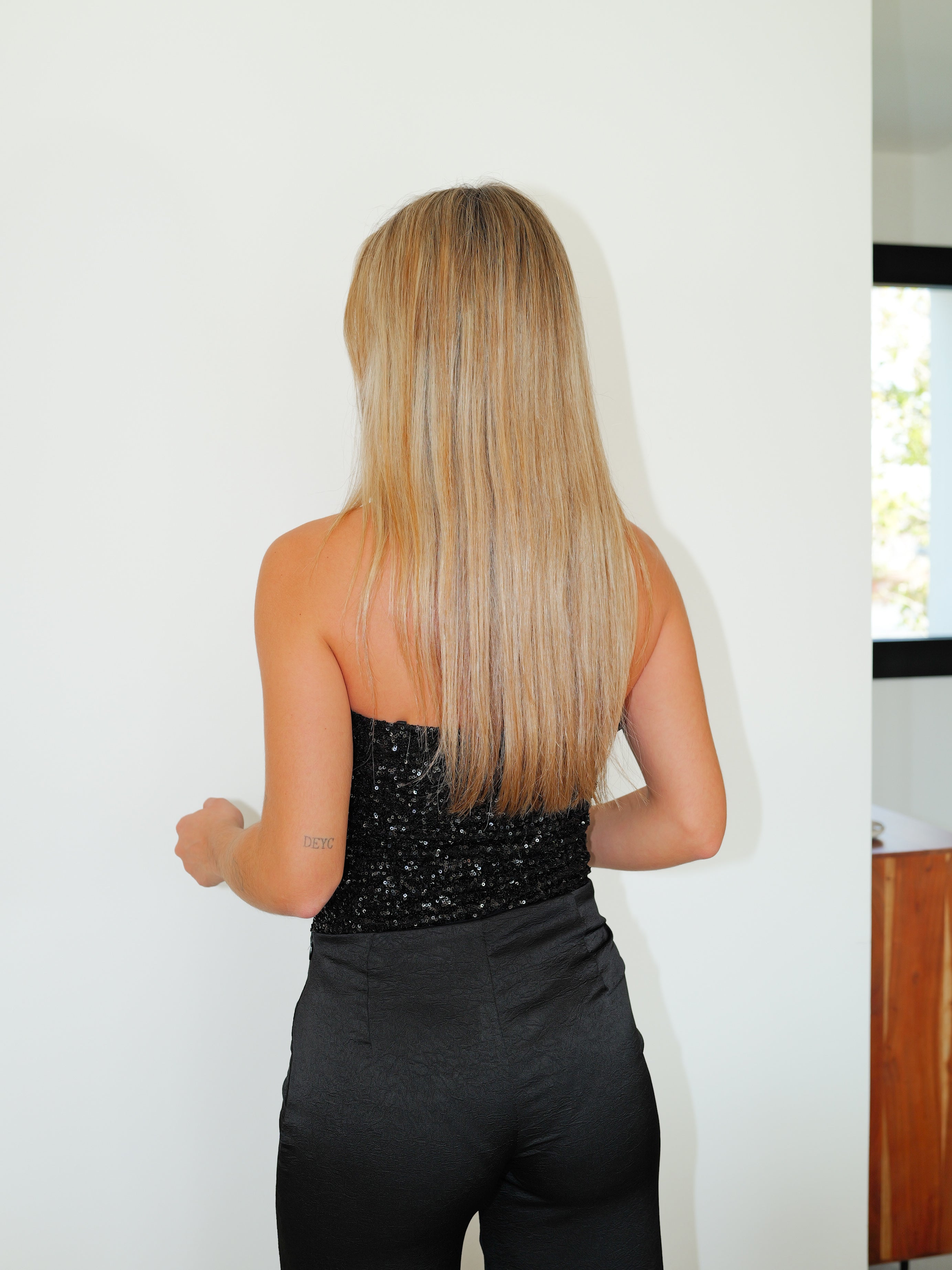 Body à col en V paillettes noires