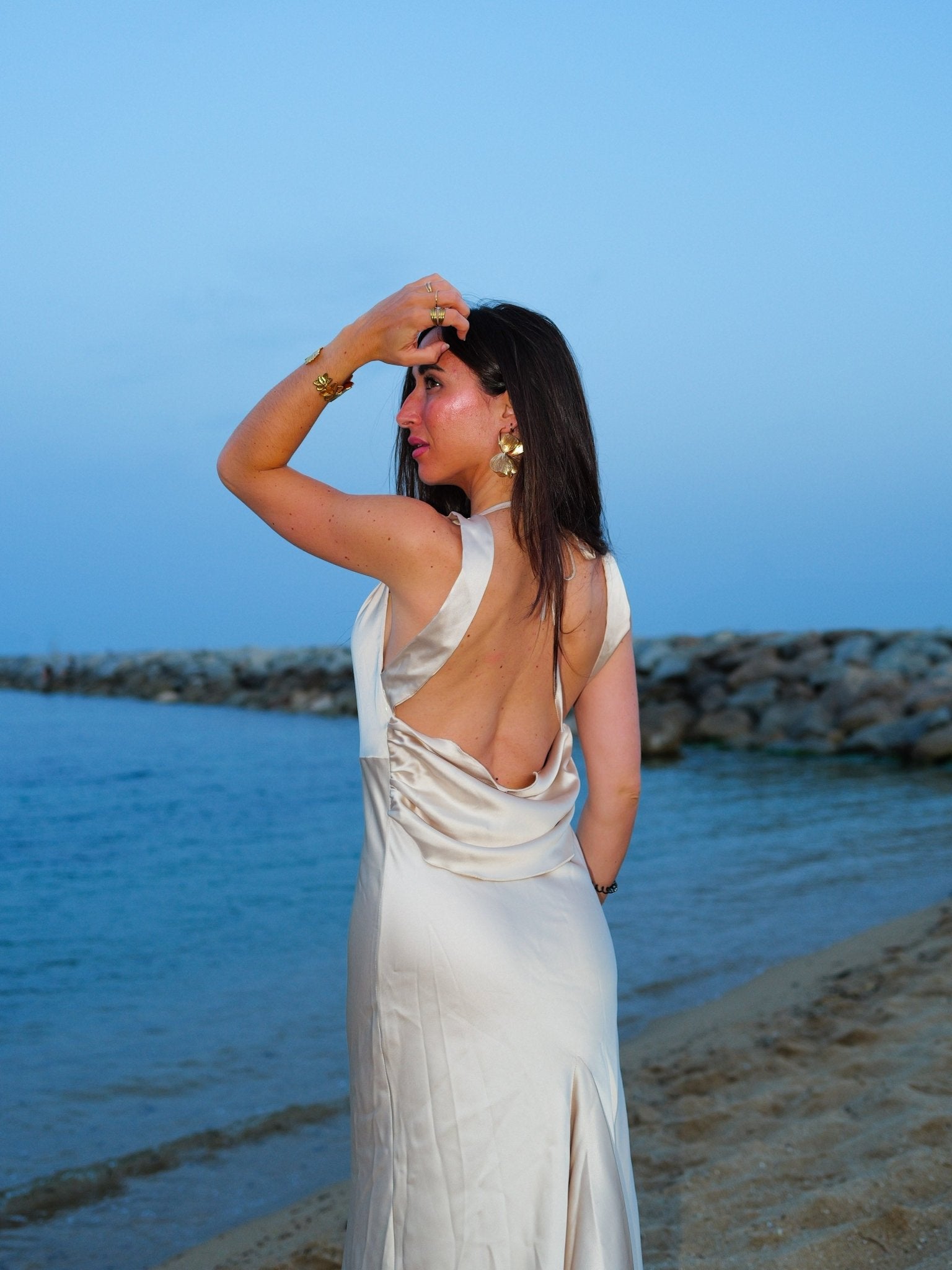 Robe cascade en satin doré - SORELLAS