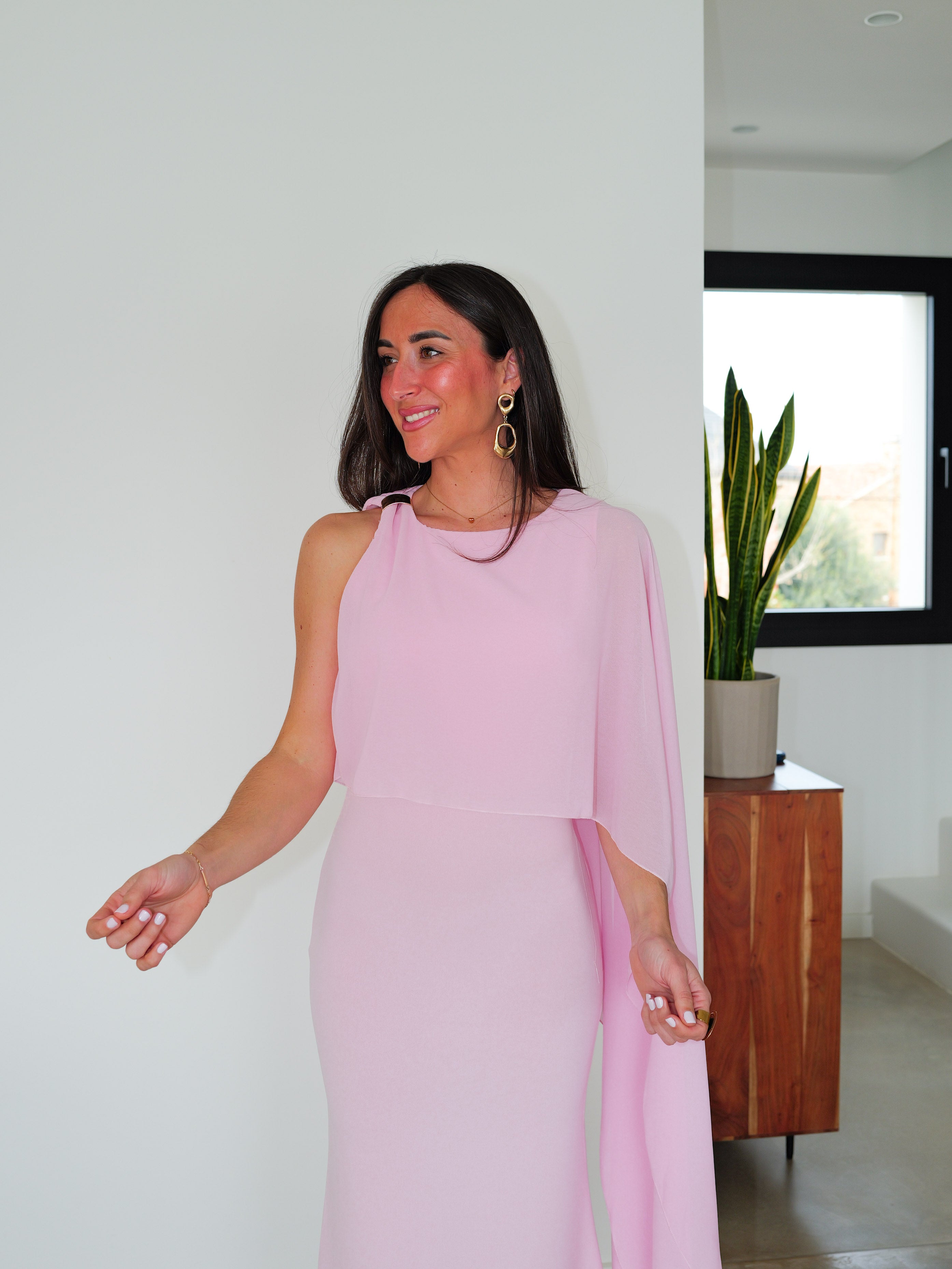 Robe à capuchon rose