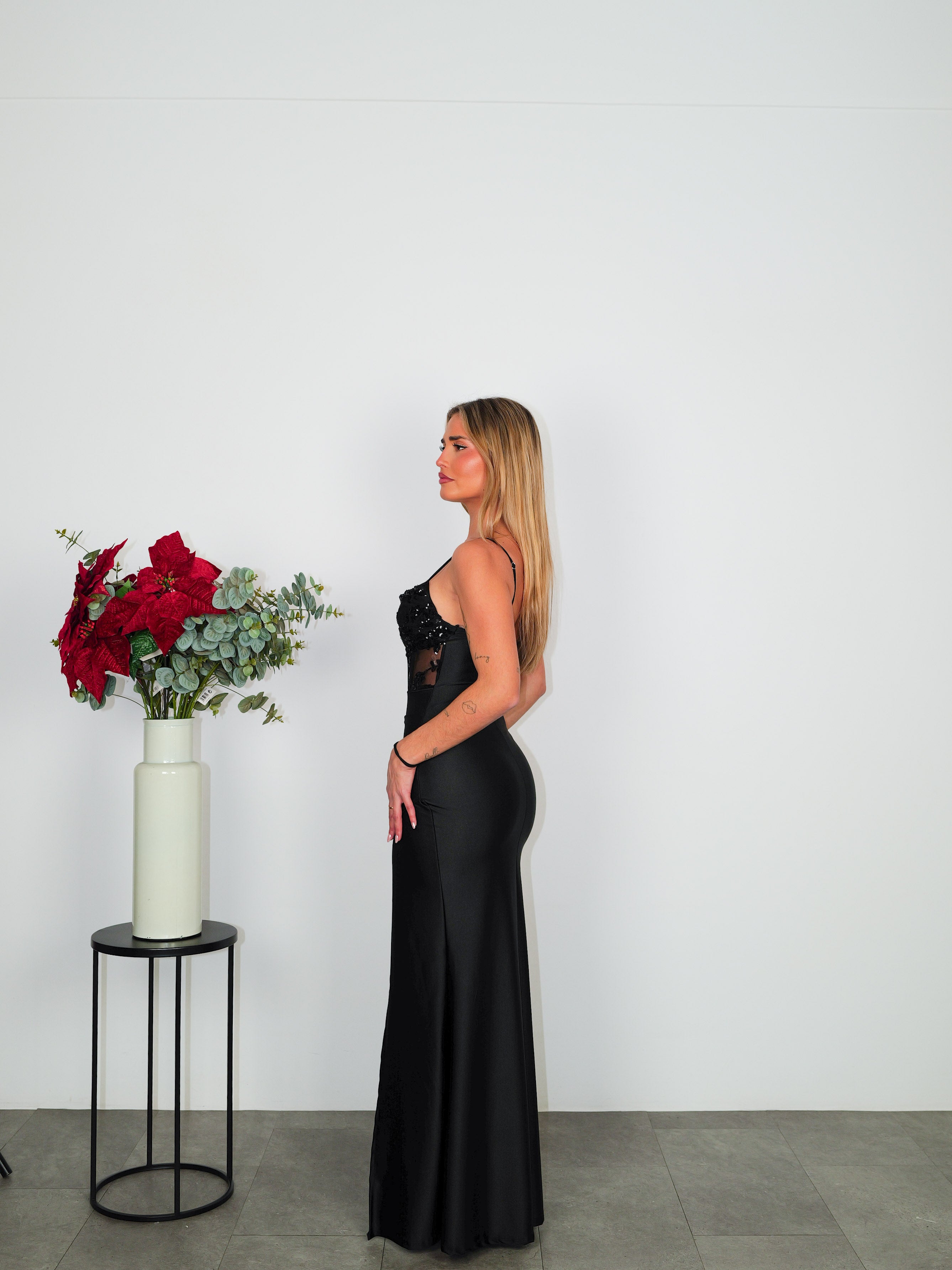 Robe longue à corset avec détails en tulle noir