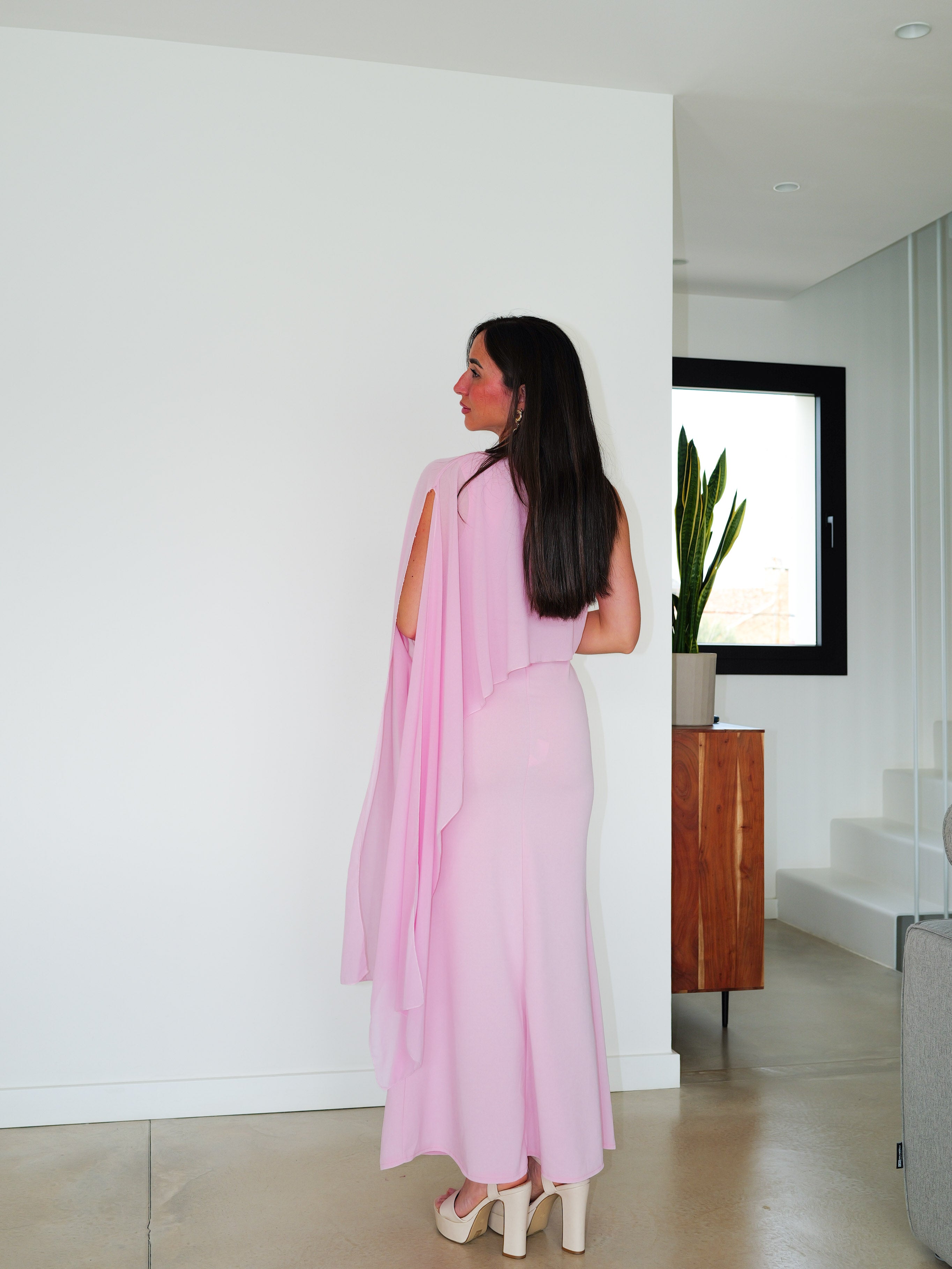 Robe à capuchon rose