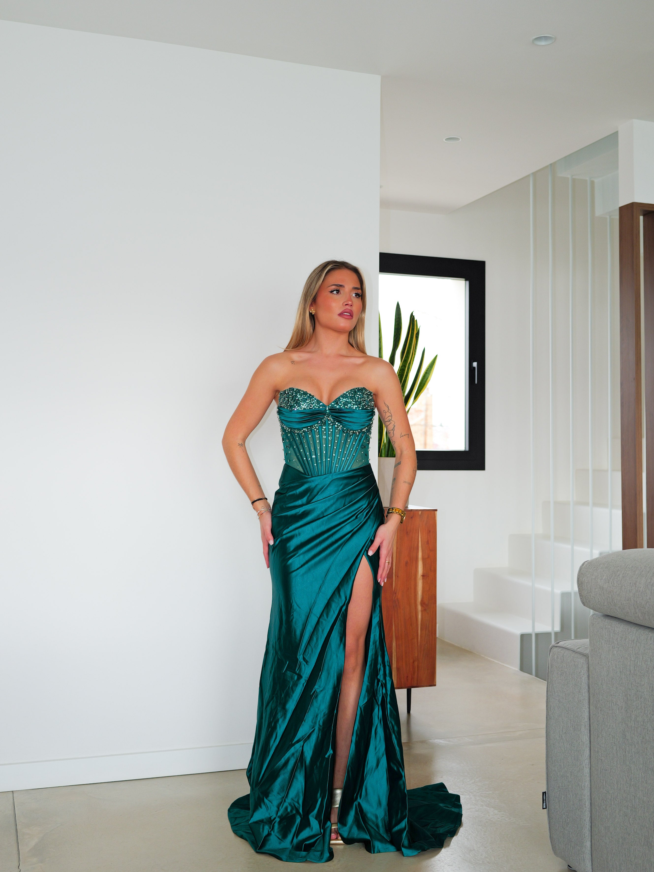 Robe sirène en satin à corset avec strass en bouteille