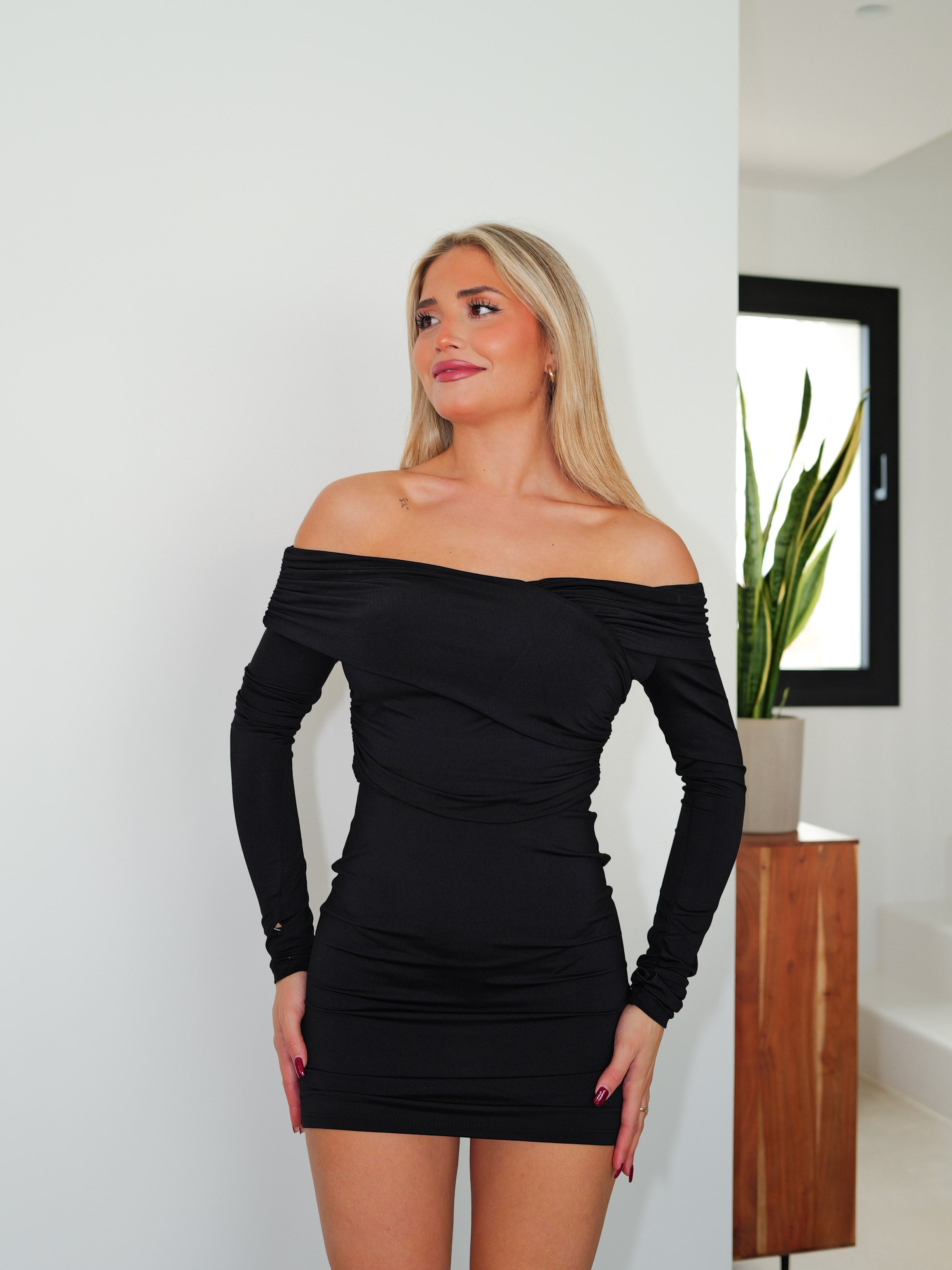 Robe bardot plissée noire