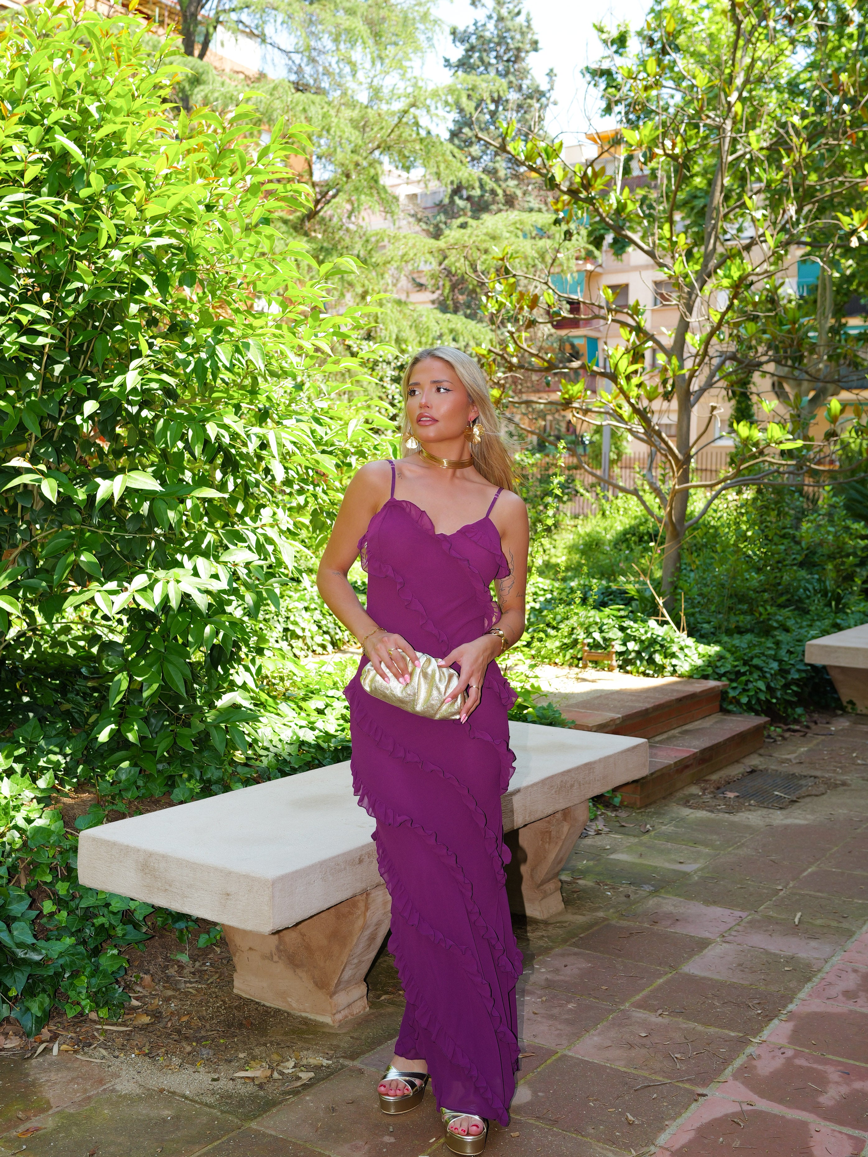 Robe à volants en crêpe aubergine