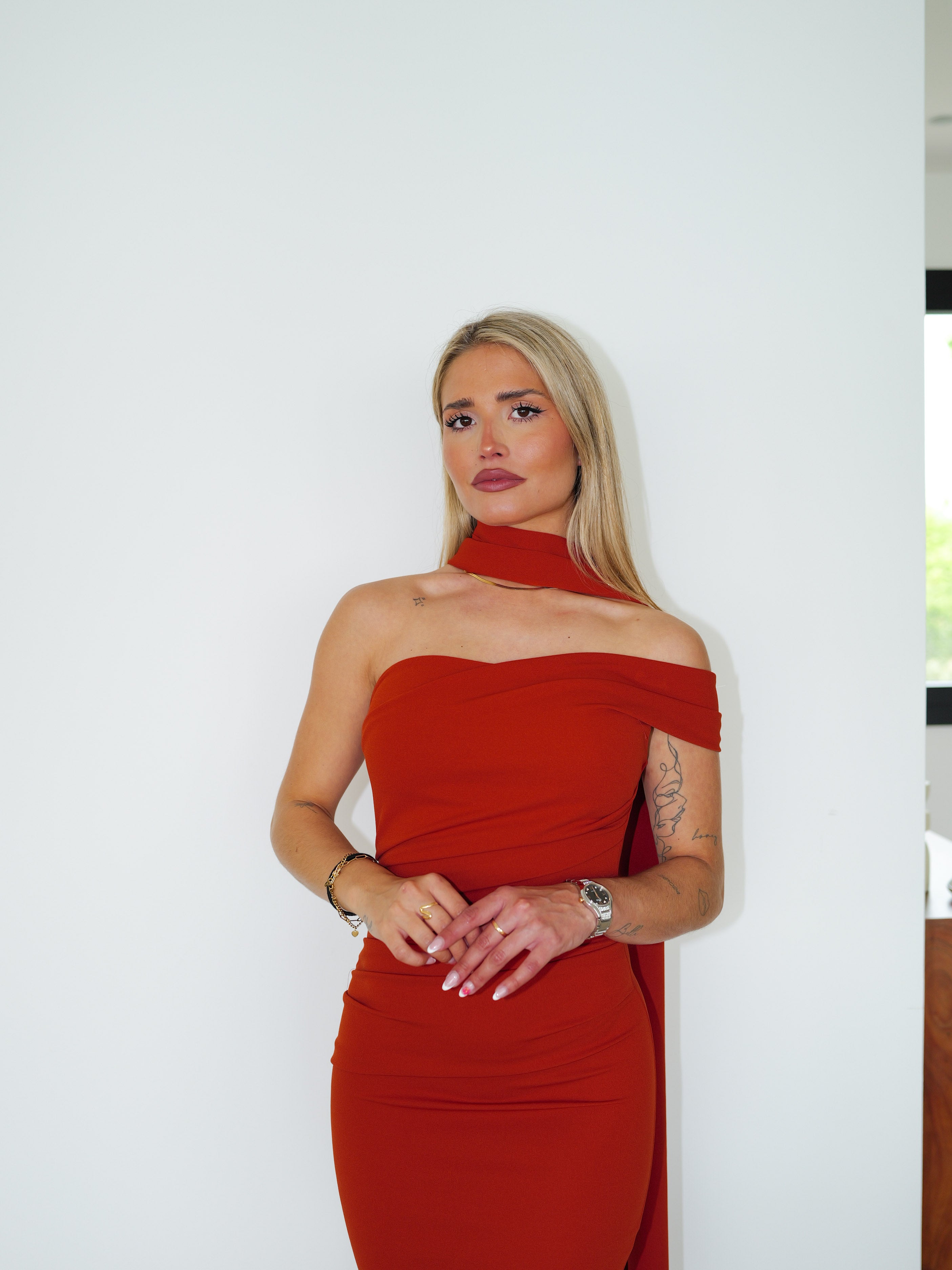 Robe ras du cou asymétrique en forme de caldeira