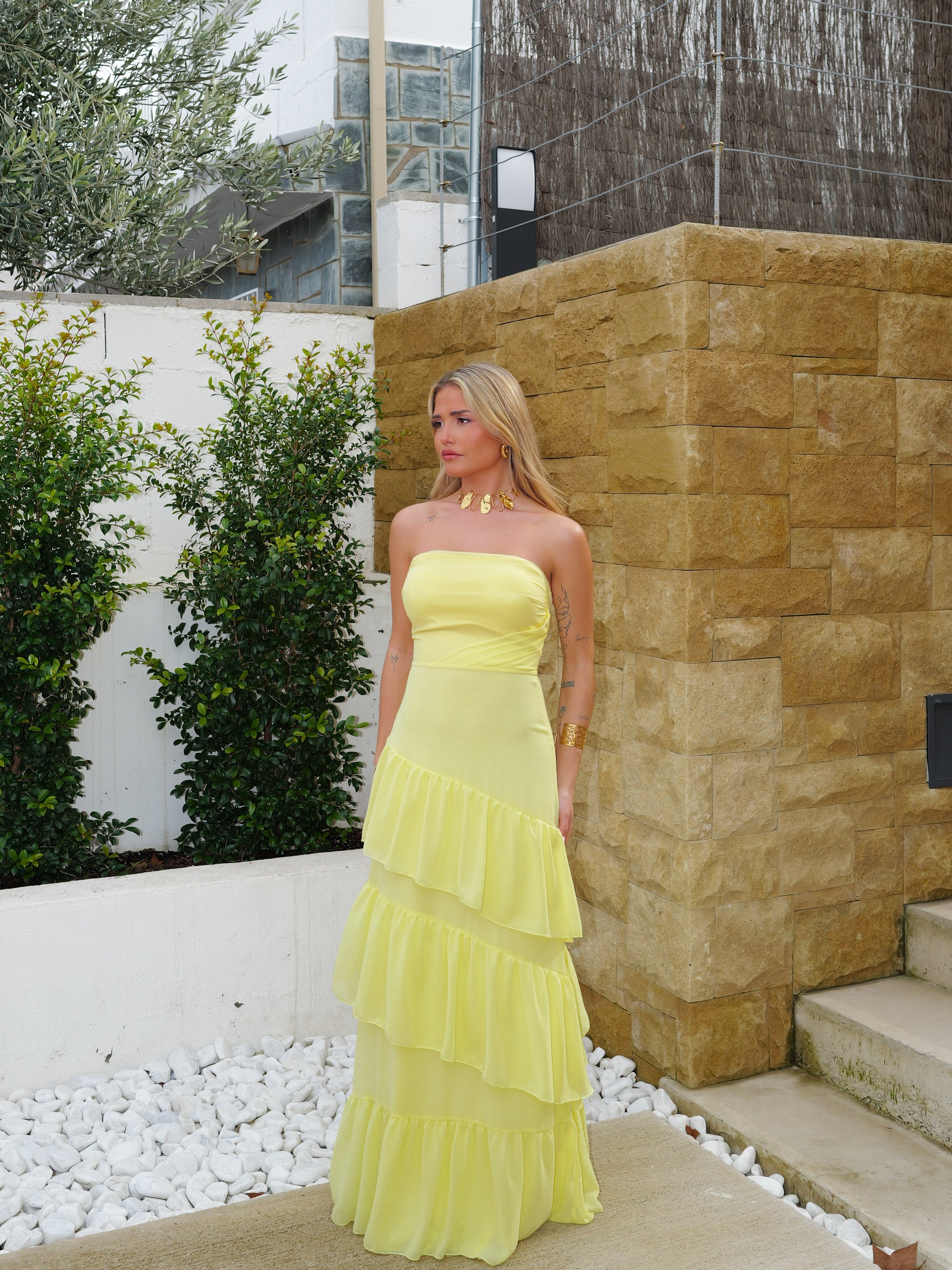 Robe à volants jaune