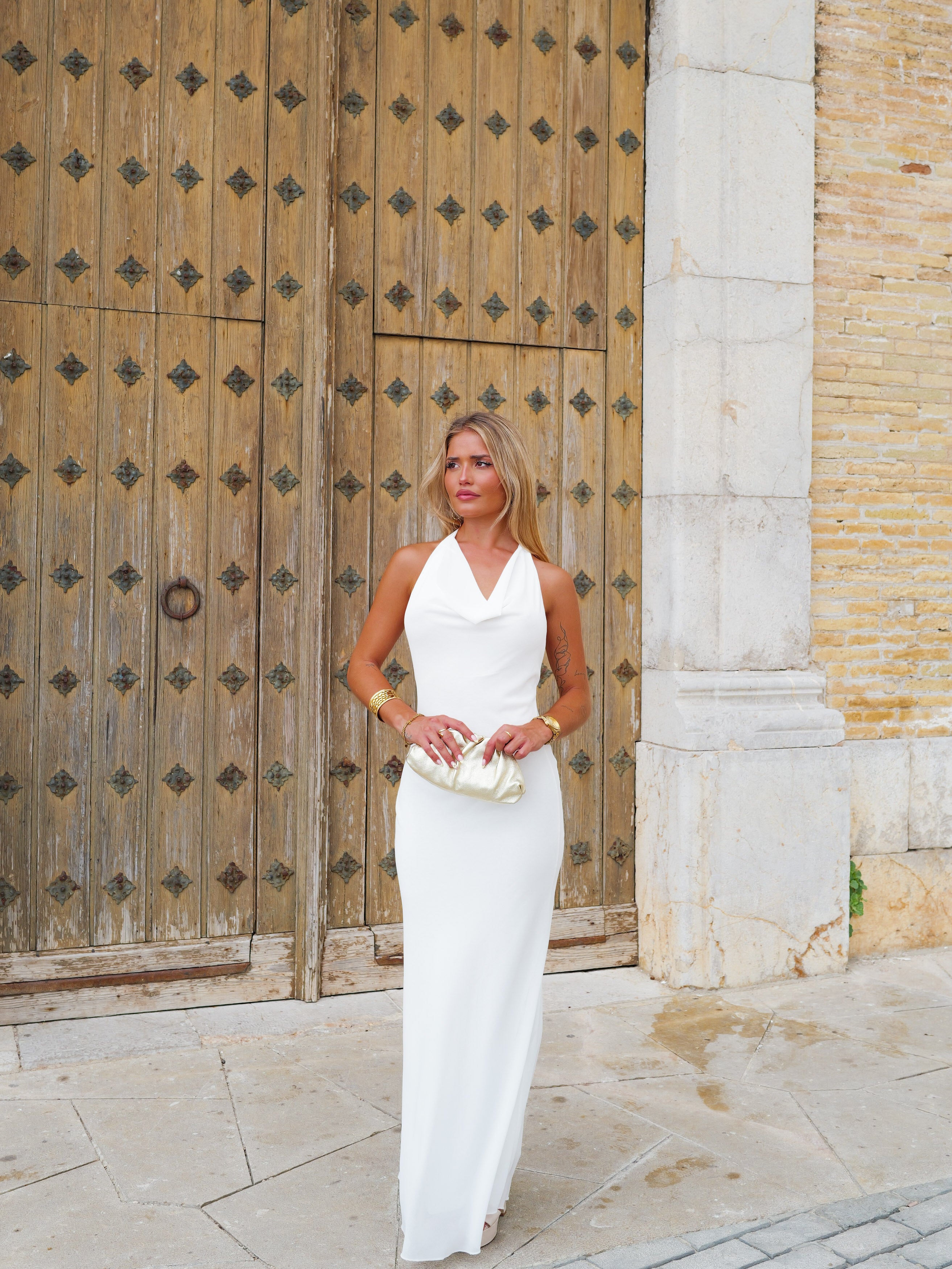 Robe en cascade dos en mousseline de soie blanche