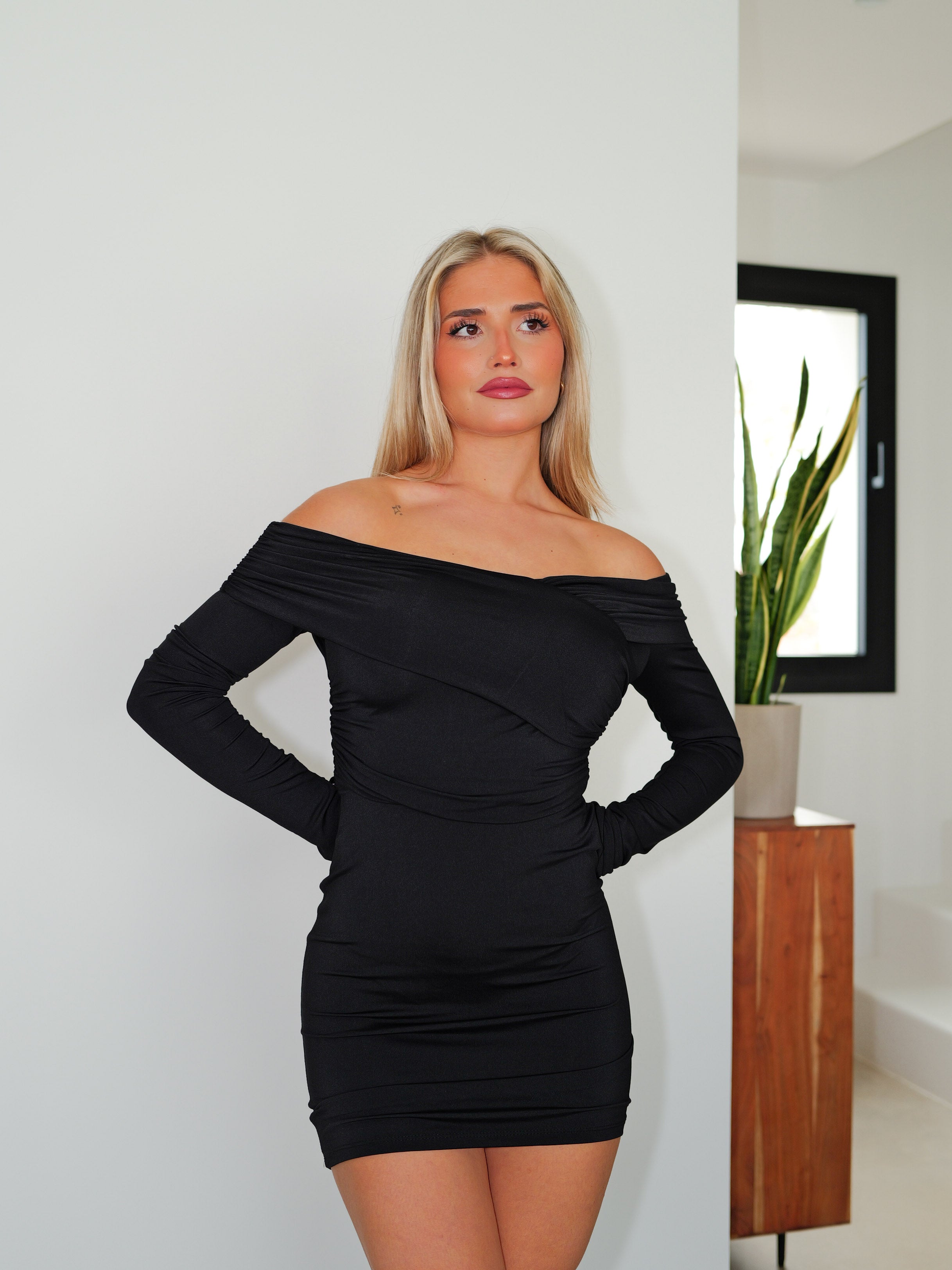 Robe bardot plissée noire