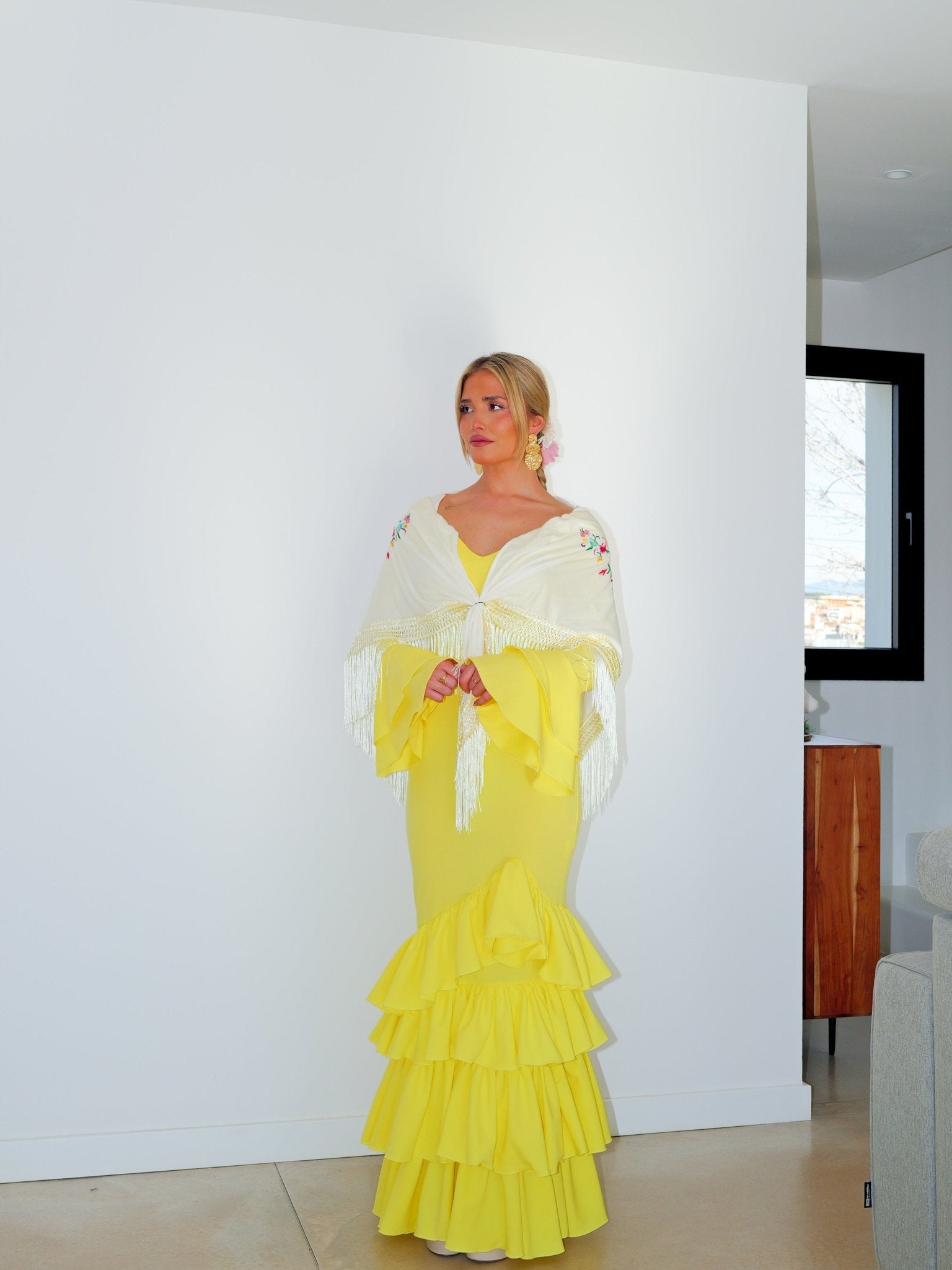 Châle flamenco brodé de fleurs beiges - Sorellas The Brand Barcelona S.L