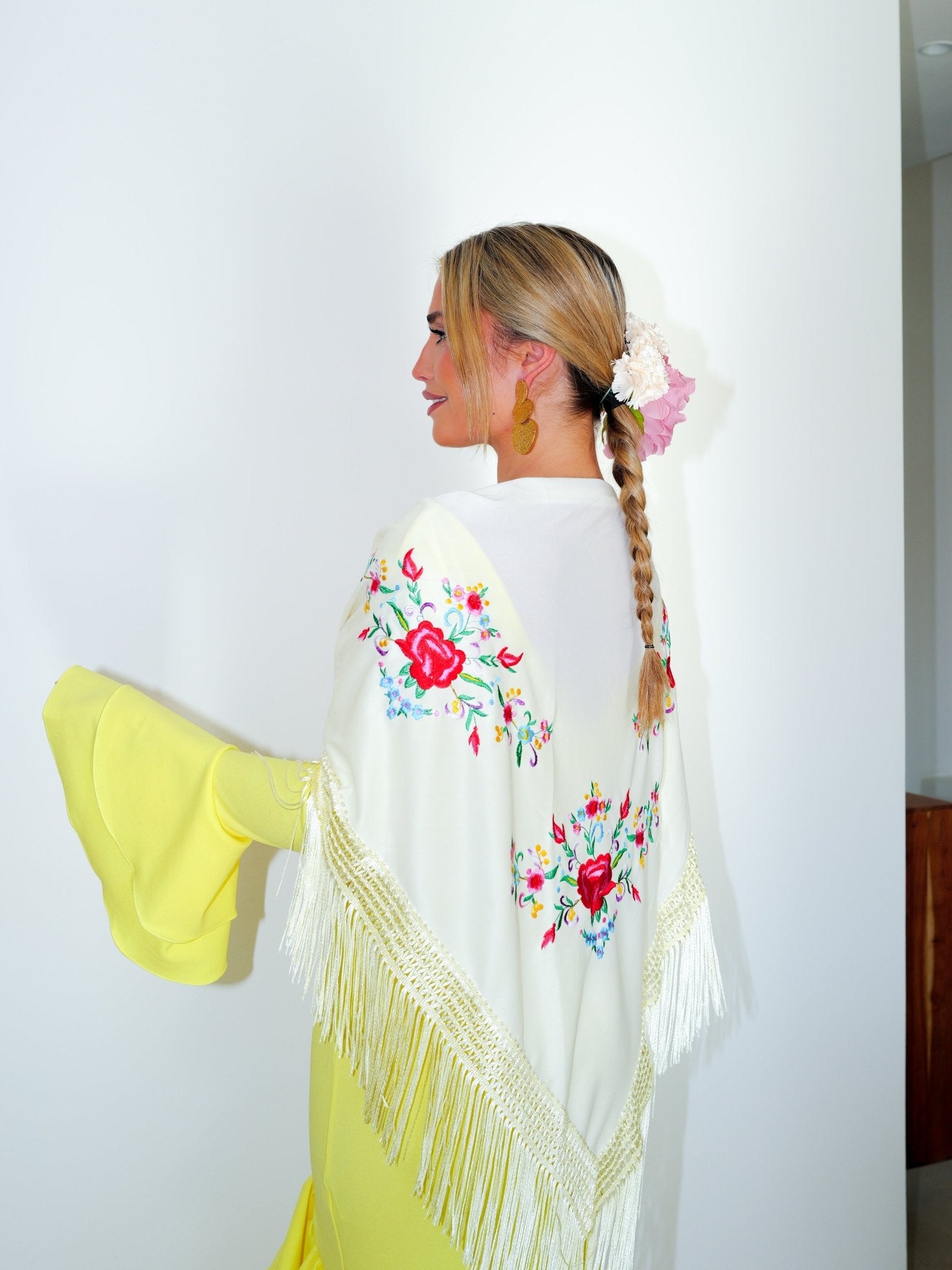Châle flamenco brodé de fleurs beiges - Sorellas The Brand Barcelona S.L