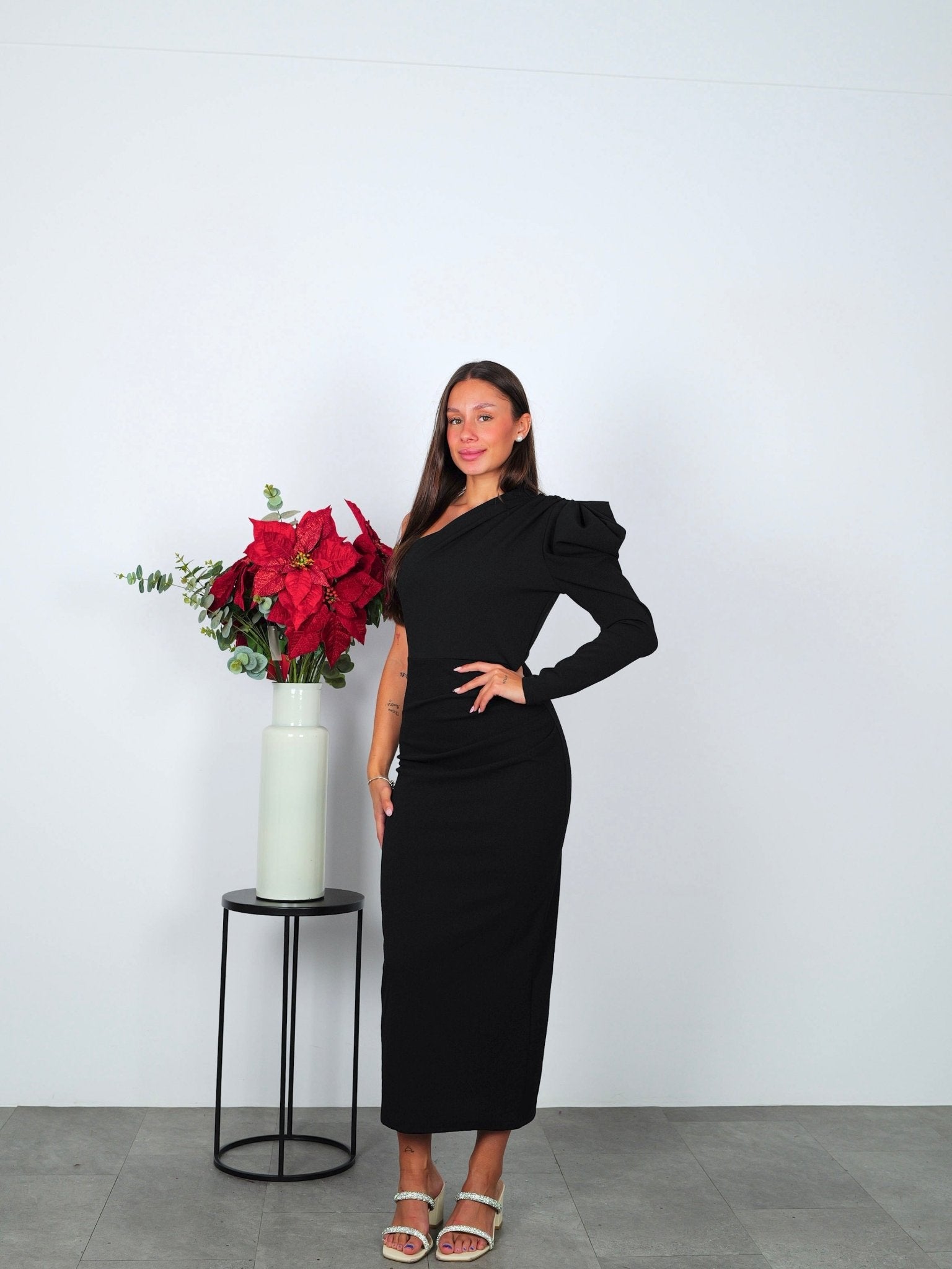 Robe midi asymétrique à manches bouffantes noire - Sorellas The Brand Barcelona S.L