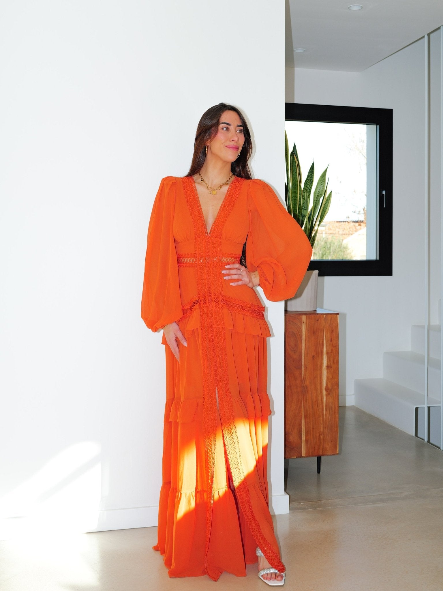 Robe à col en V brodée orange - SORELLAS