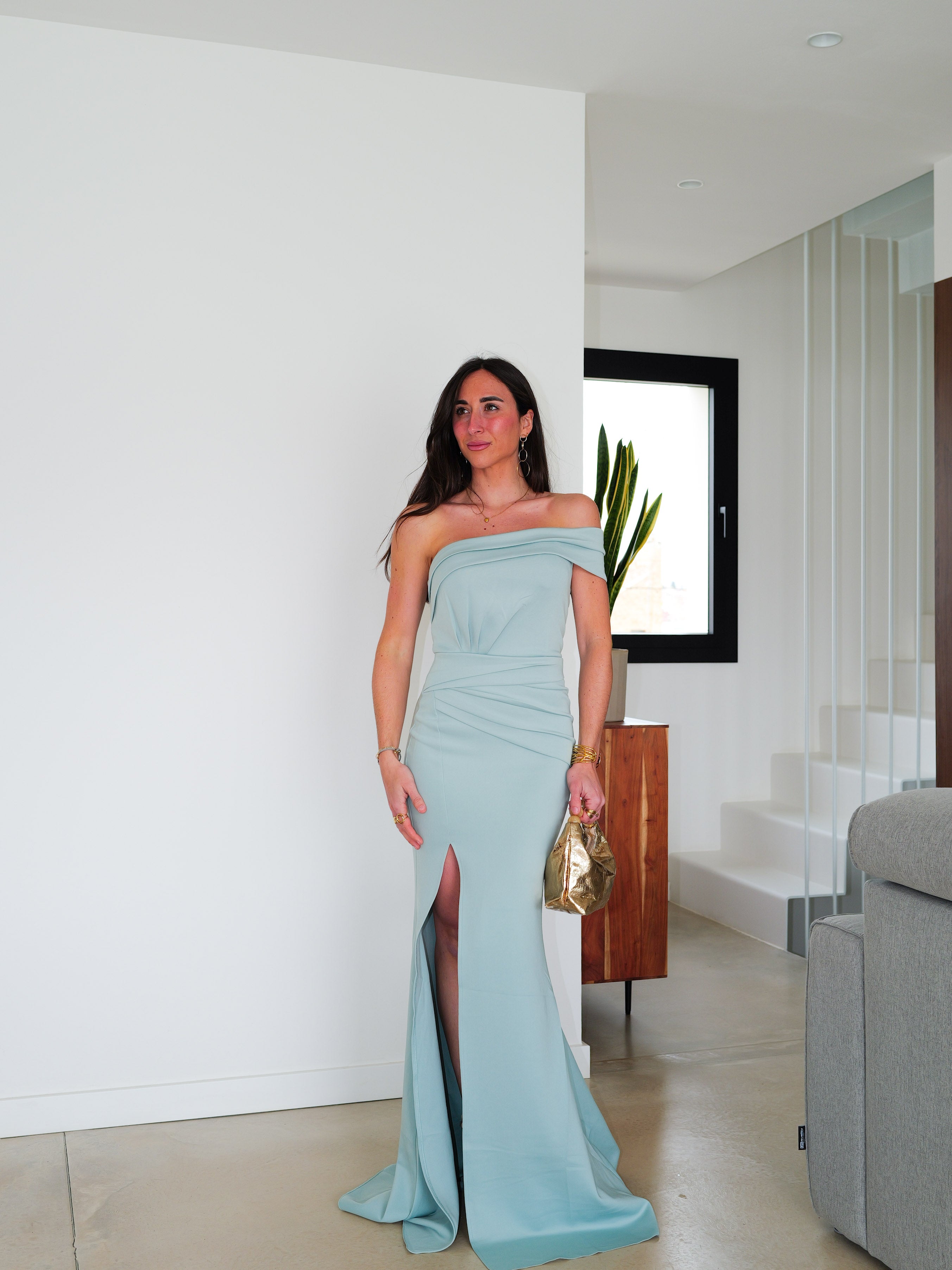 Abito asimmetrico a fascia con volant color menta