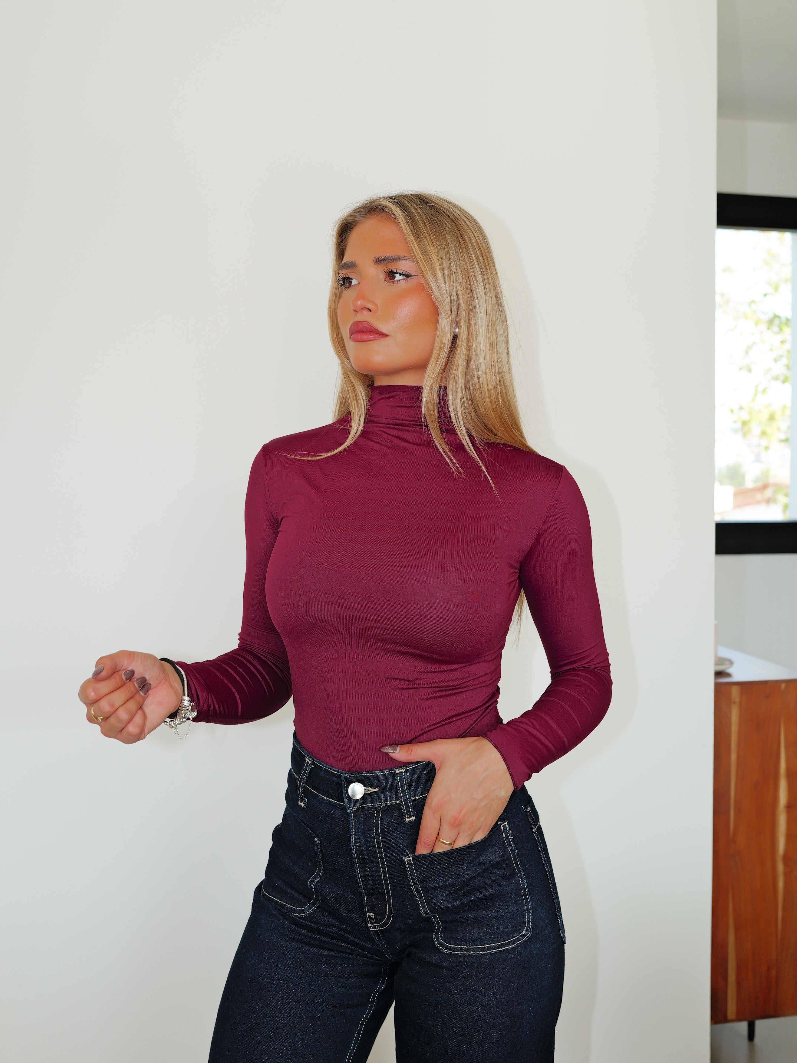 Maglietta con collo a cigno in lycra bordeaux