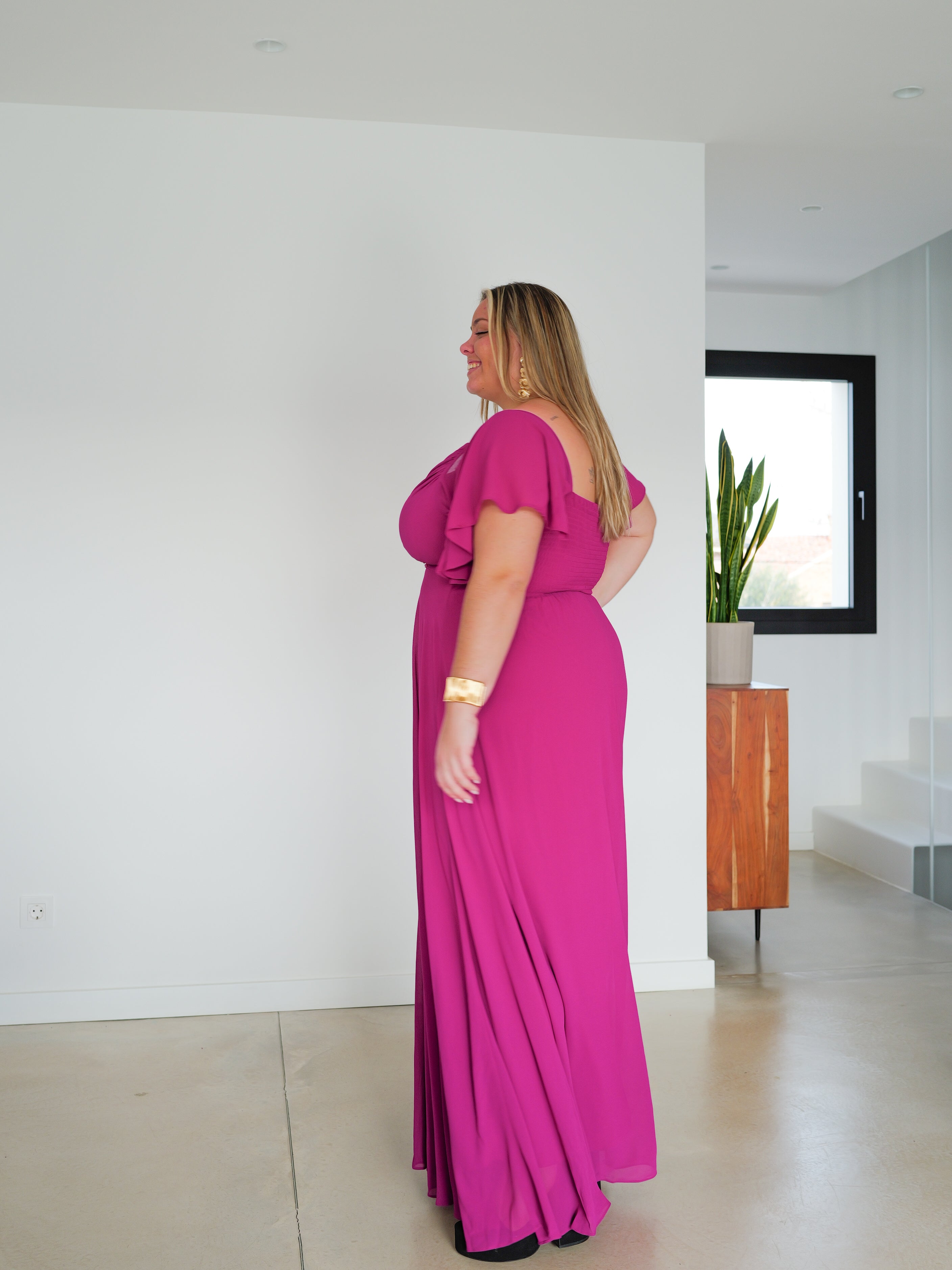 Abito amarena con maniche in chiffon